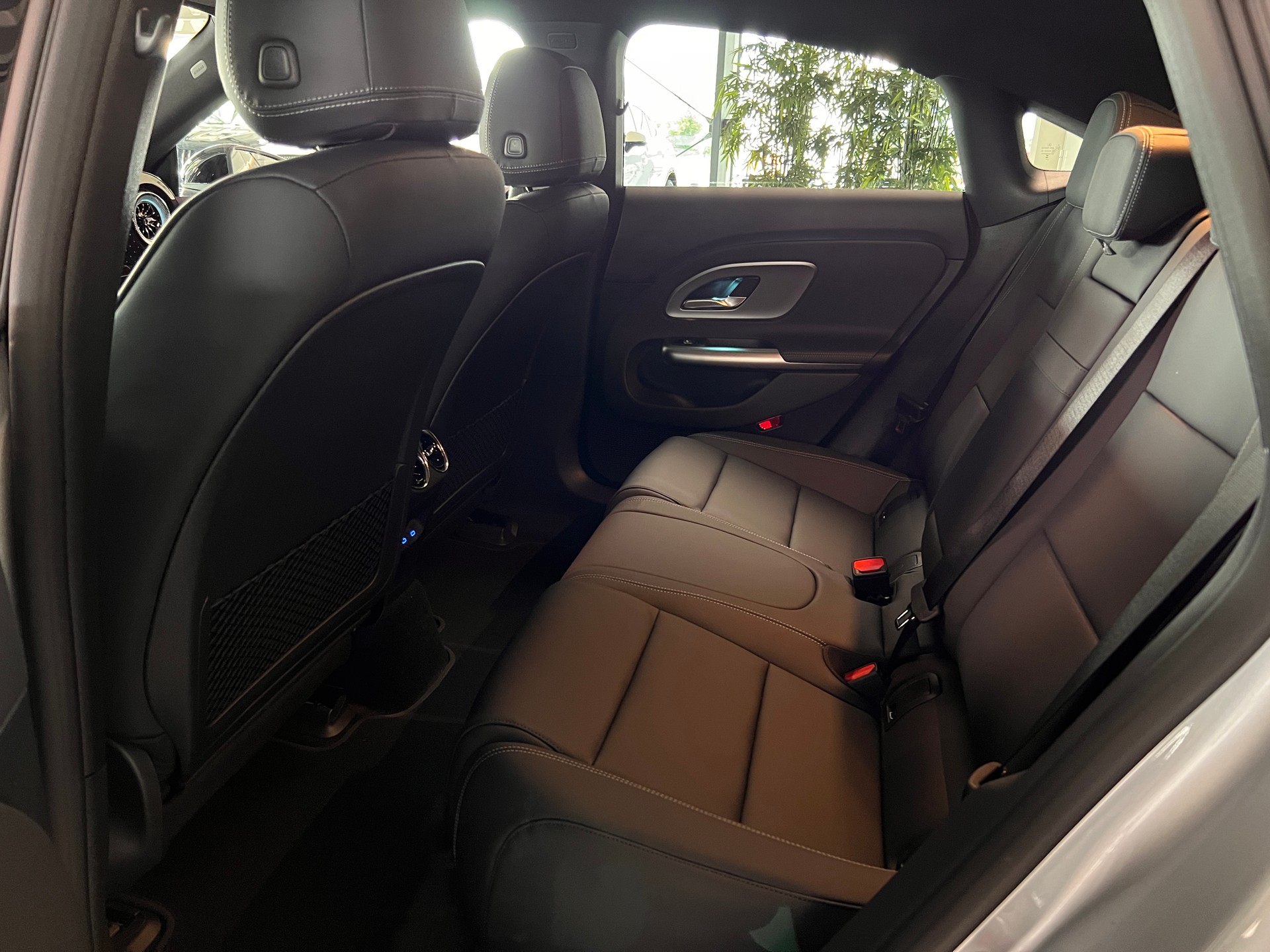 MERCEDES-BENZ CLA 350 4 Matic 85 kWh EQ-image-7