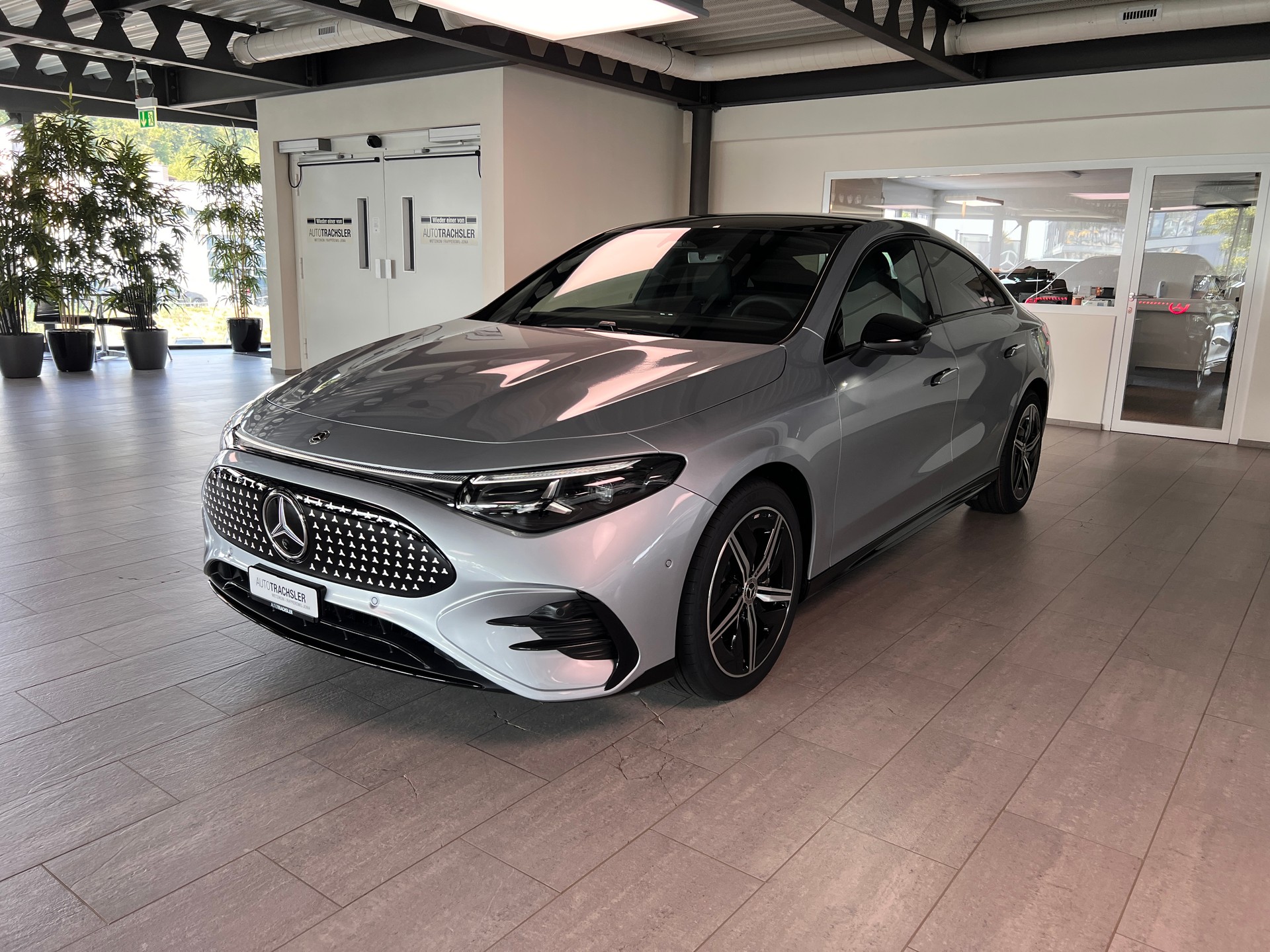 MERCEDES-BENZ CLA 350 4 Matic 85 kWh EQ-image-3
