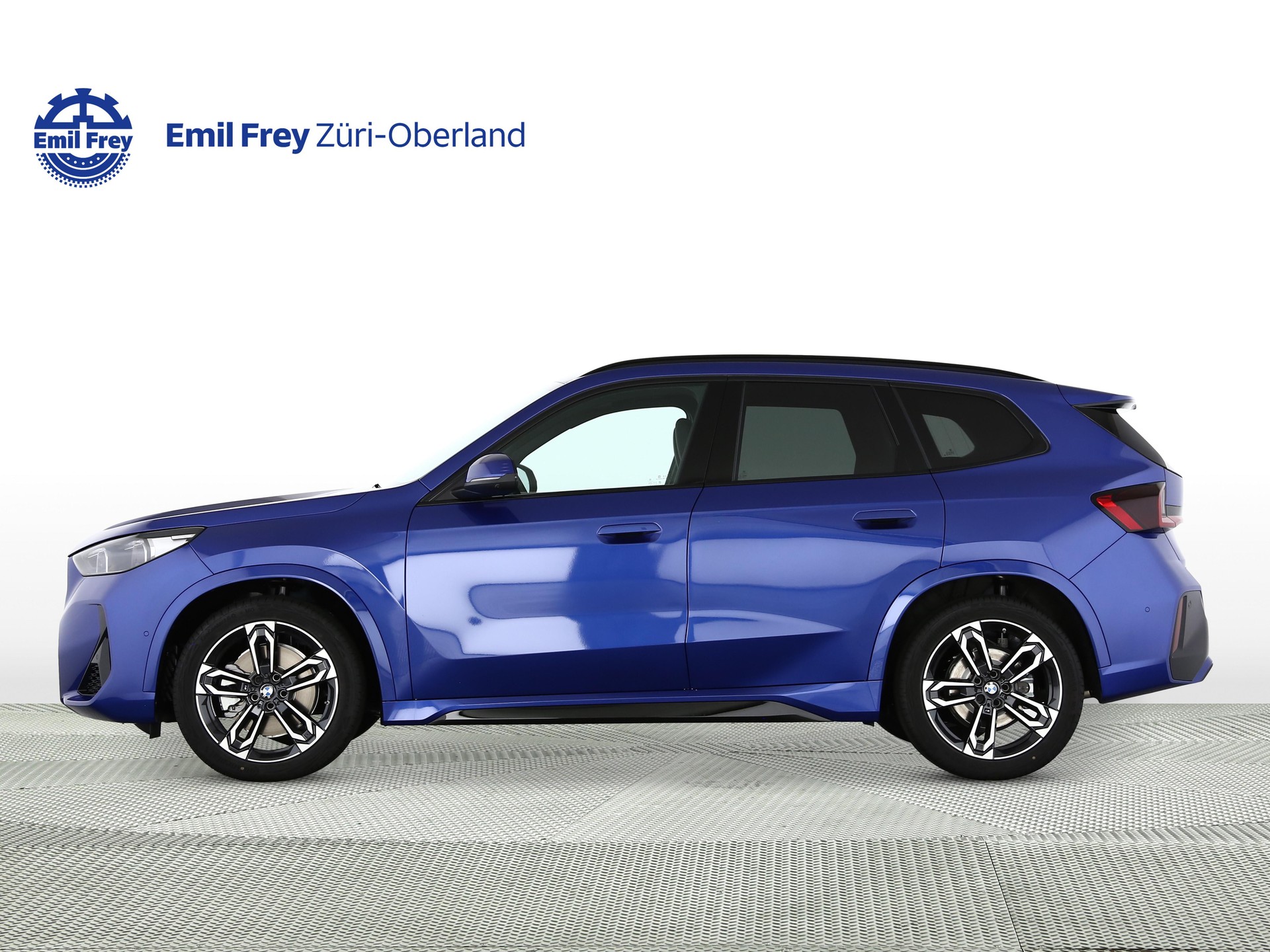 BMW X1 23i xDrive paddles-image-1