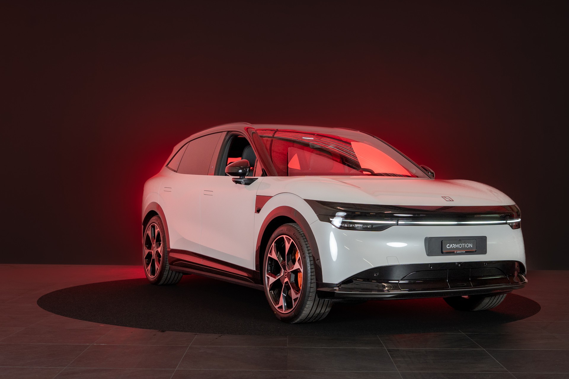 ZEEKR 7X 100kWh Privilege AWD / Comfort & Cockpit Paket / Panorama-Schiebedach / Massage-Sitze-image-2