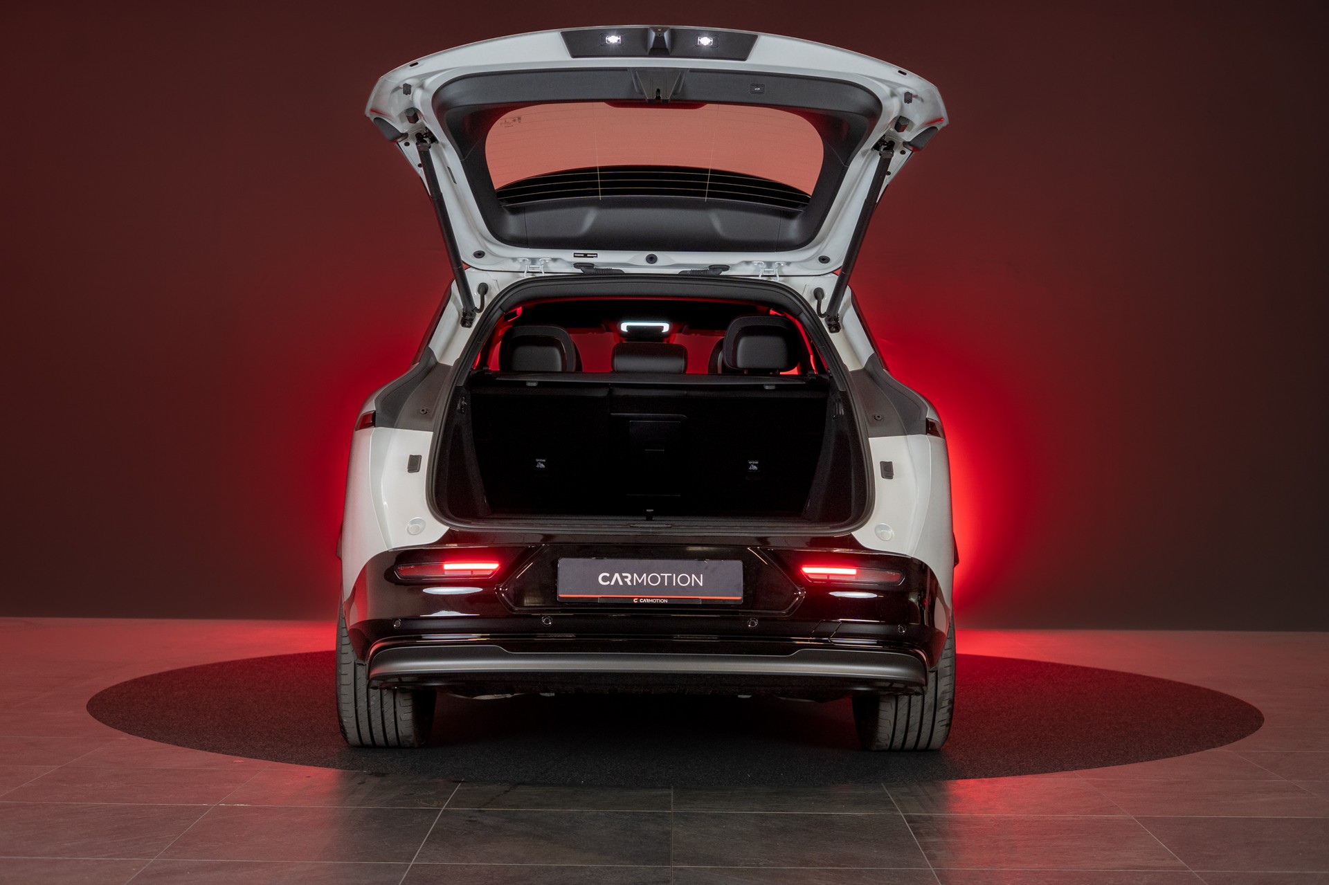 ZEEKR 7X 100kWh Privilege AWD / Comfort & Cockpit Paket / Panorama-Schiebedach / Massage-Sitze-image-5