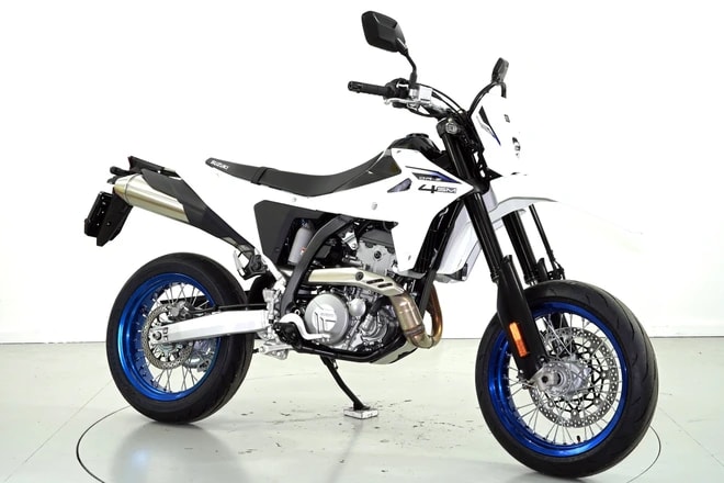 SUZUKI DR-Z4SM-showroom-element-1