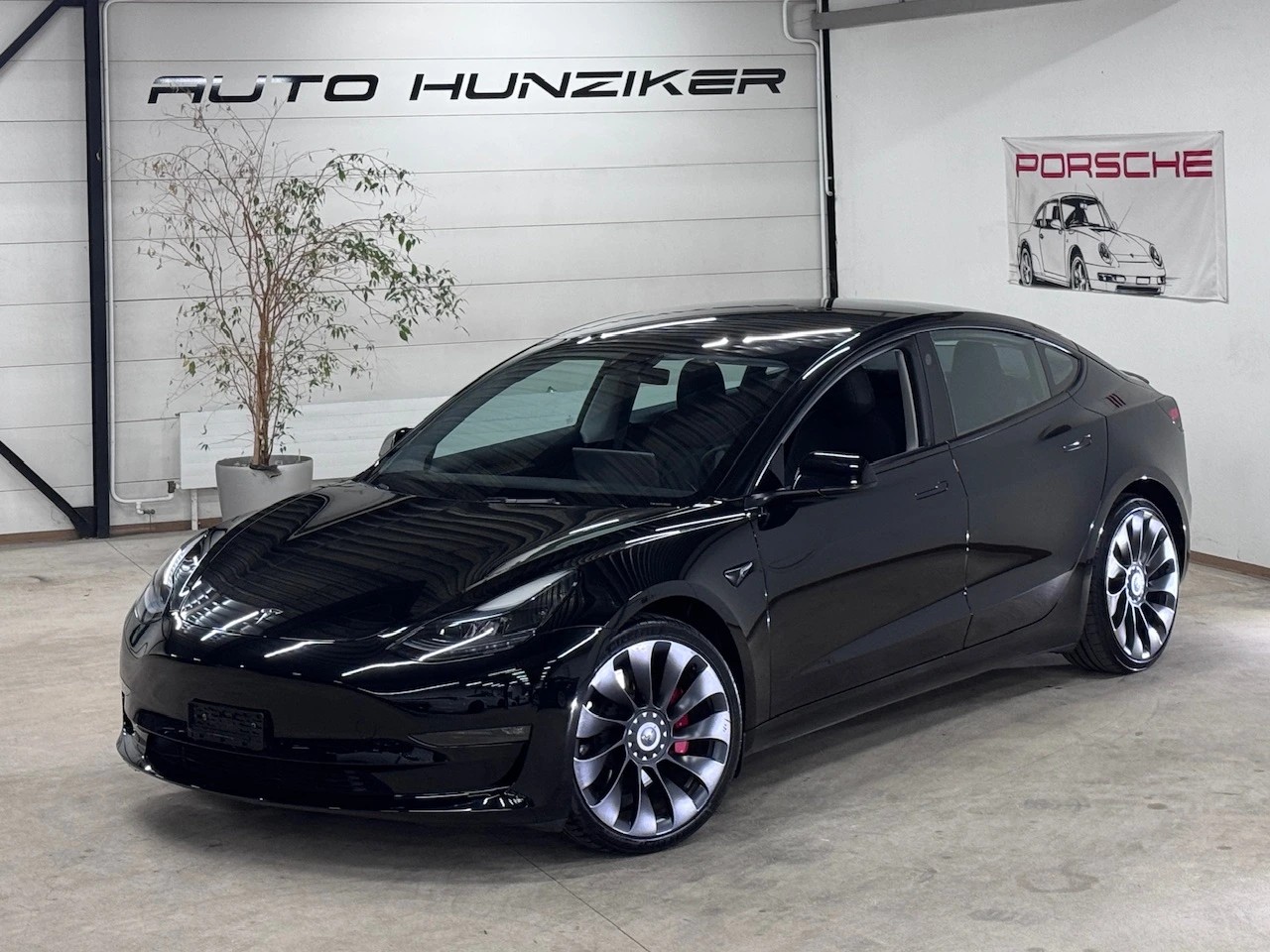TESLA Model 3 Black-Performance 513 PSDual Motor AWD / Wärmepumpe // inkl. Full Self Drive Autopilot-image-0