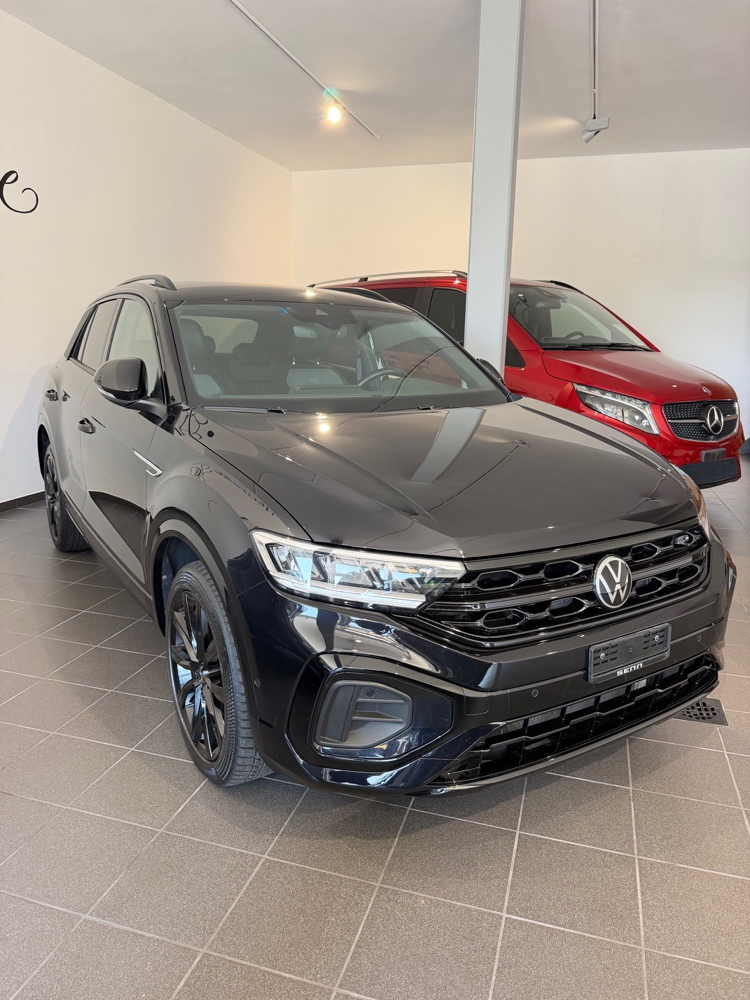 VW T-Roc 2.0 TSI R-Line DSG 4Motion-image-3