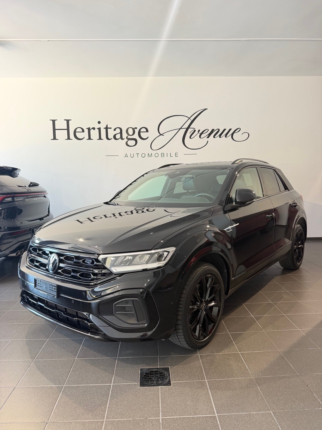 VW T-Roc 2.0 TSI R-Line DSG 4Motion-image-0