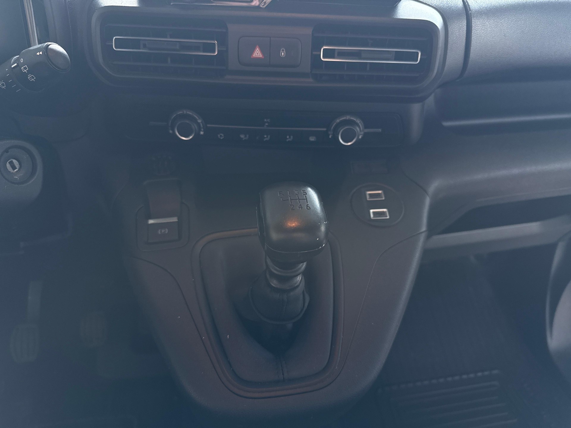 TOYOTA PROACE CITY Van L1 1.2 Advanced-image-14