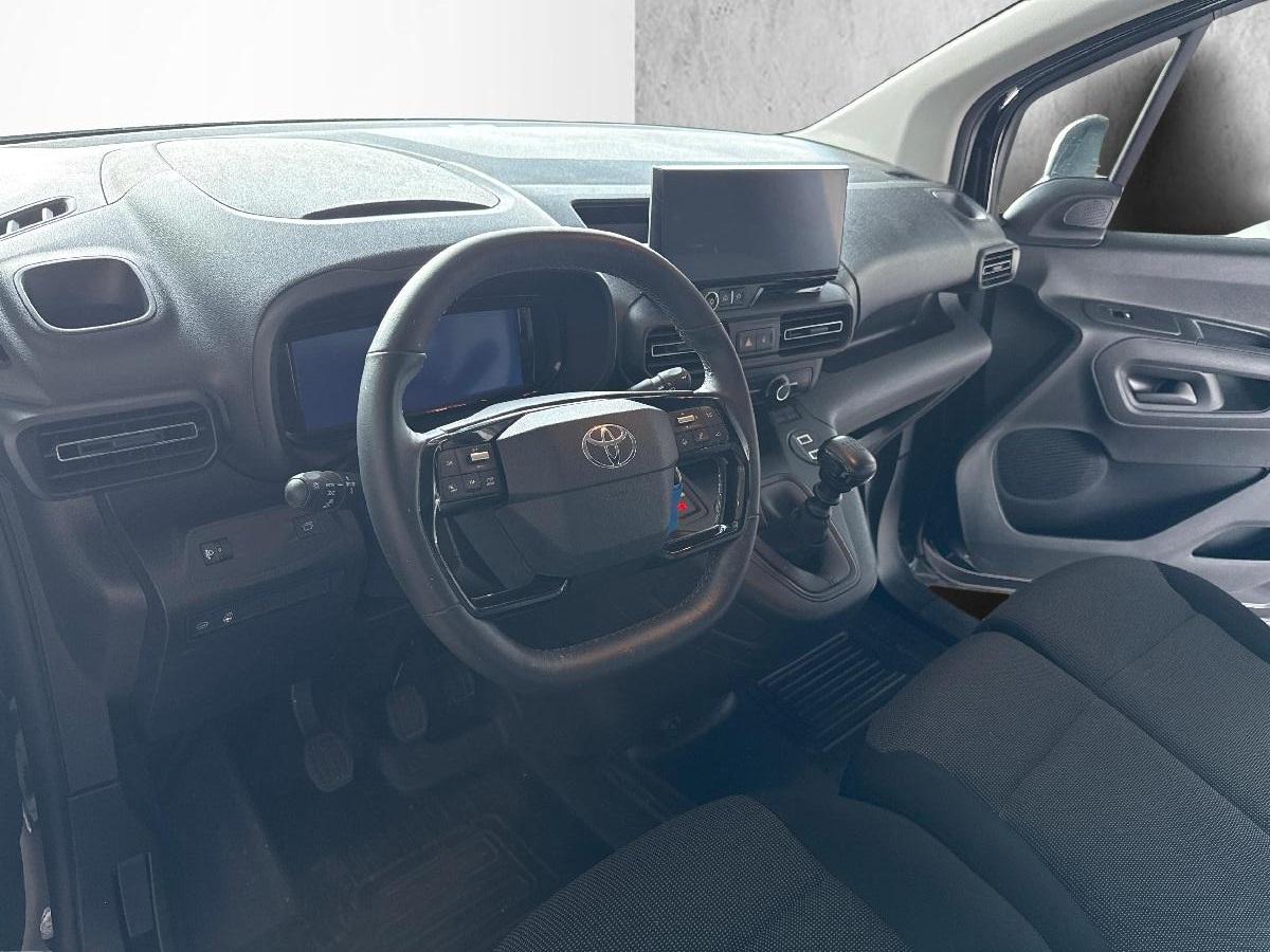 TOYOTA PROACE CITY Van L1 1.2 Advanced-image-13
