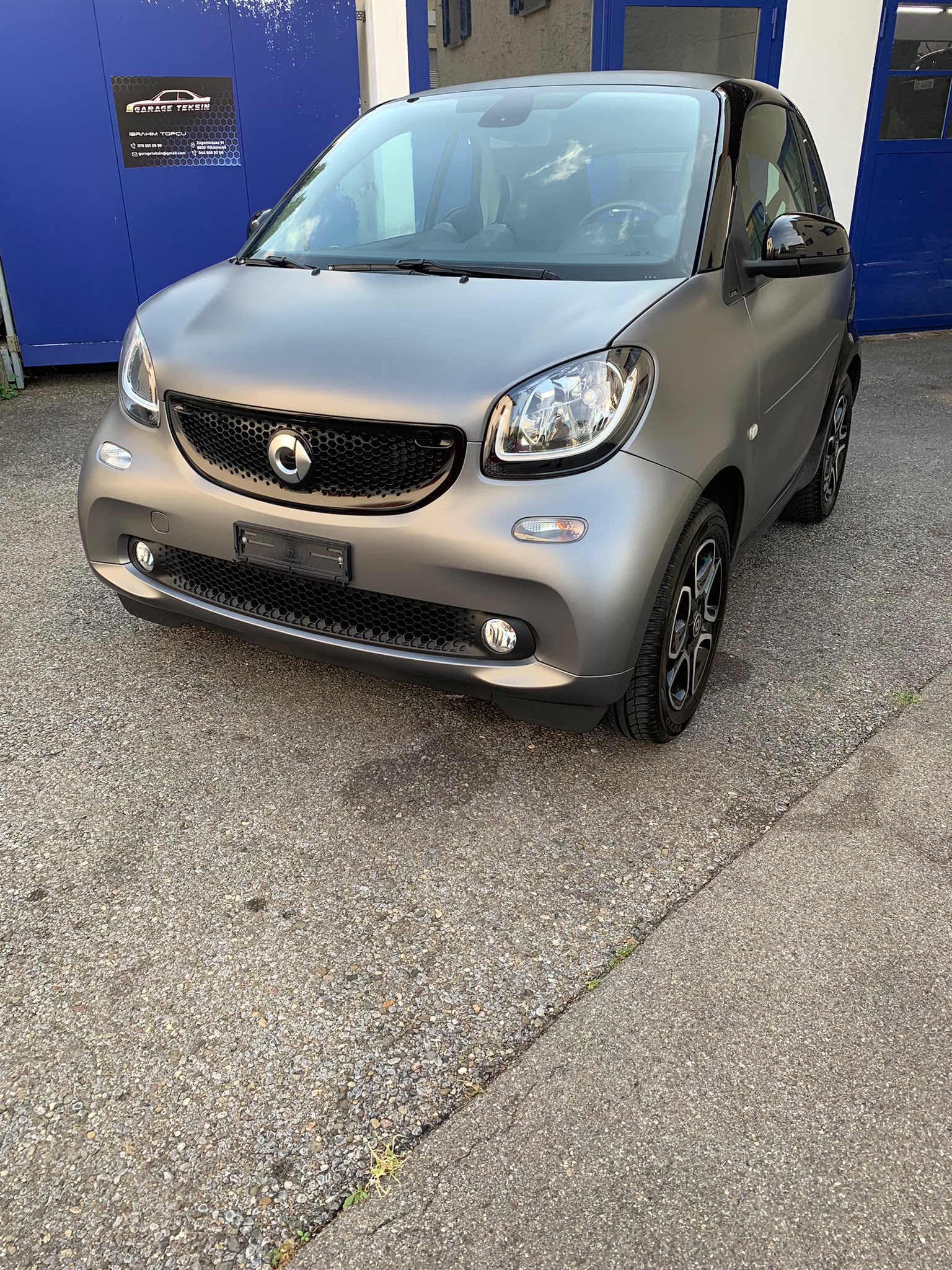 SMART fortwo Grey&Black Edition-image-1