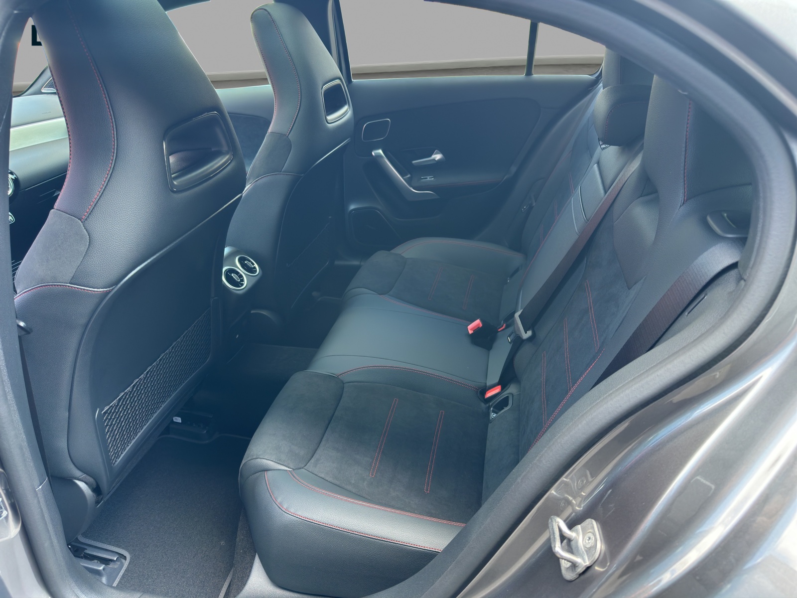 MERCEDES-BENZ A 200 Night Star 7G-DCT-image-13