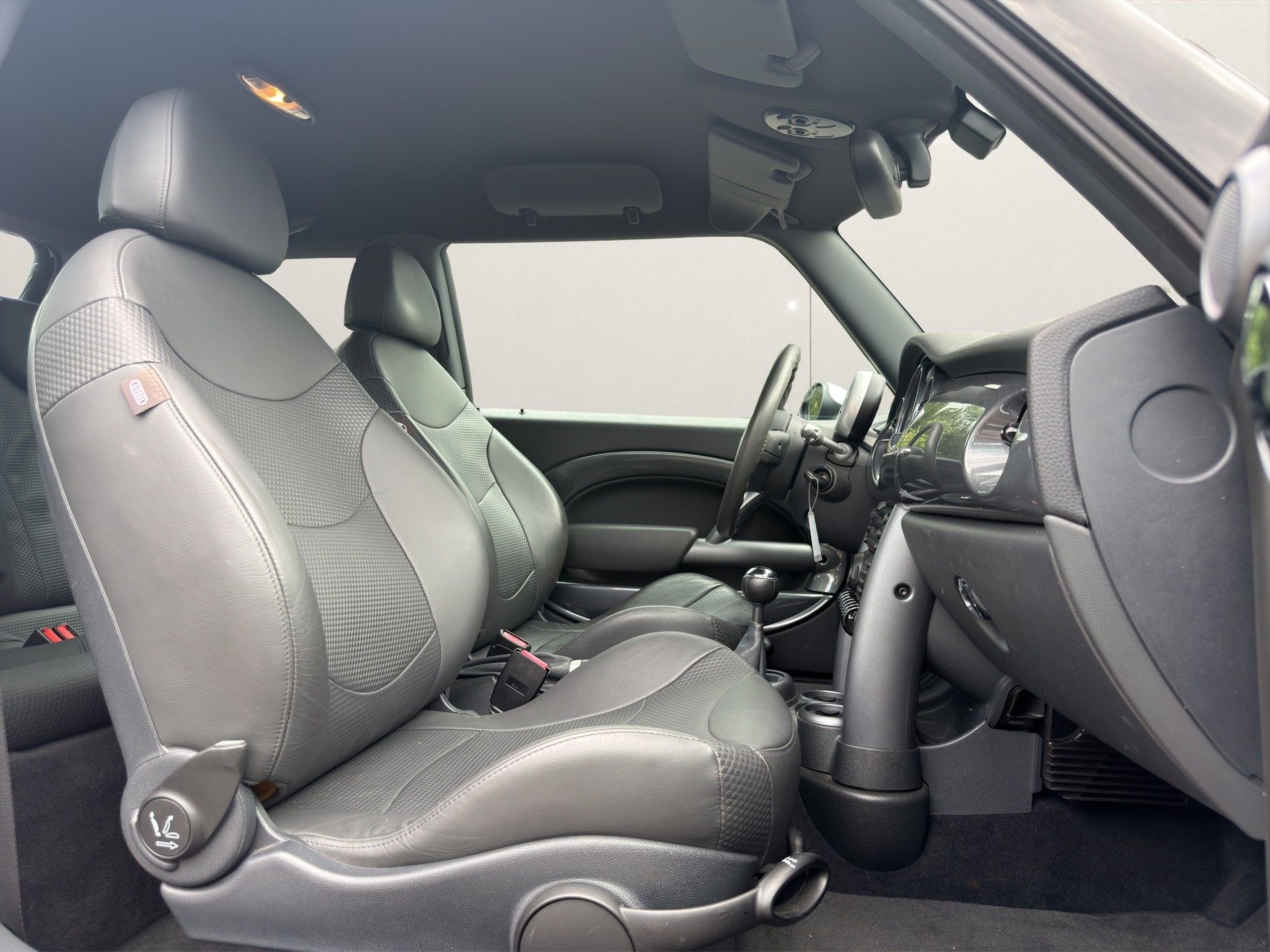 MINI Cooper-image-13