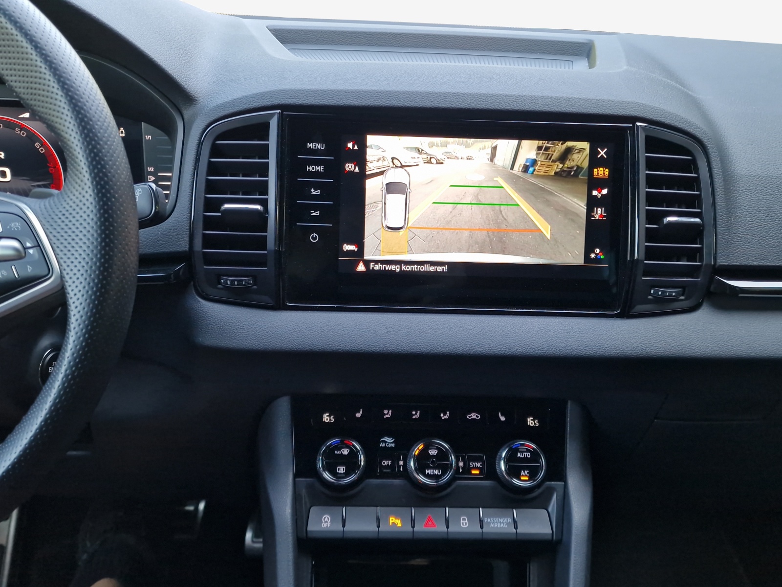 SKODA Karoq 2.0 TSI SportLine 4x4 DSG-image-15
