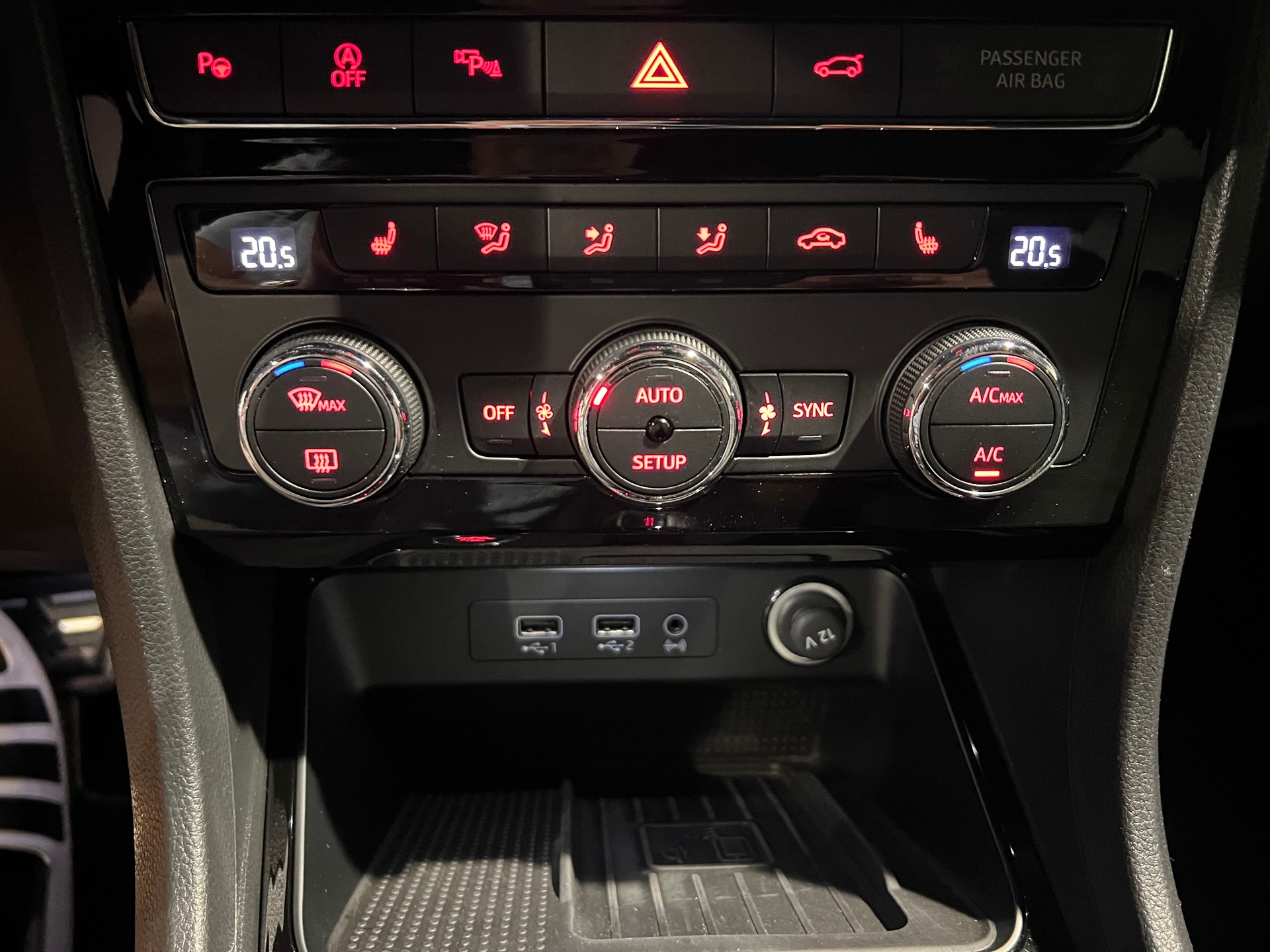 SEAT Ateca 2.0 TSI FR 4Drive DSG-image-20