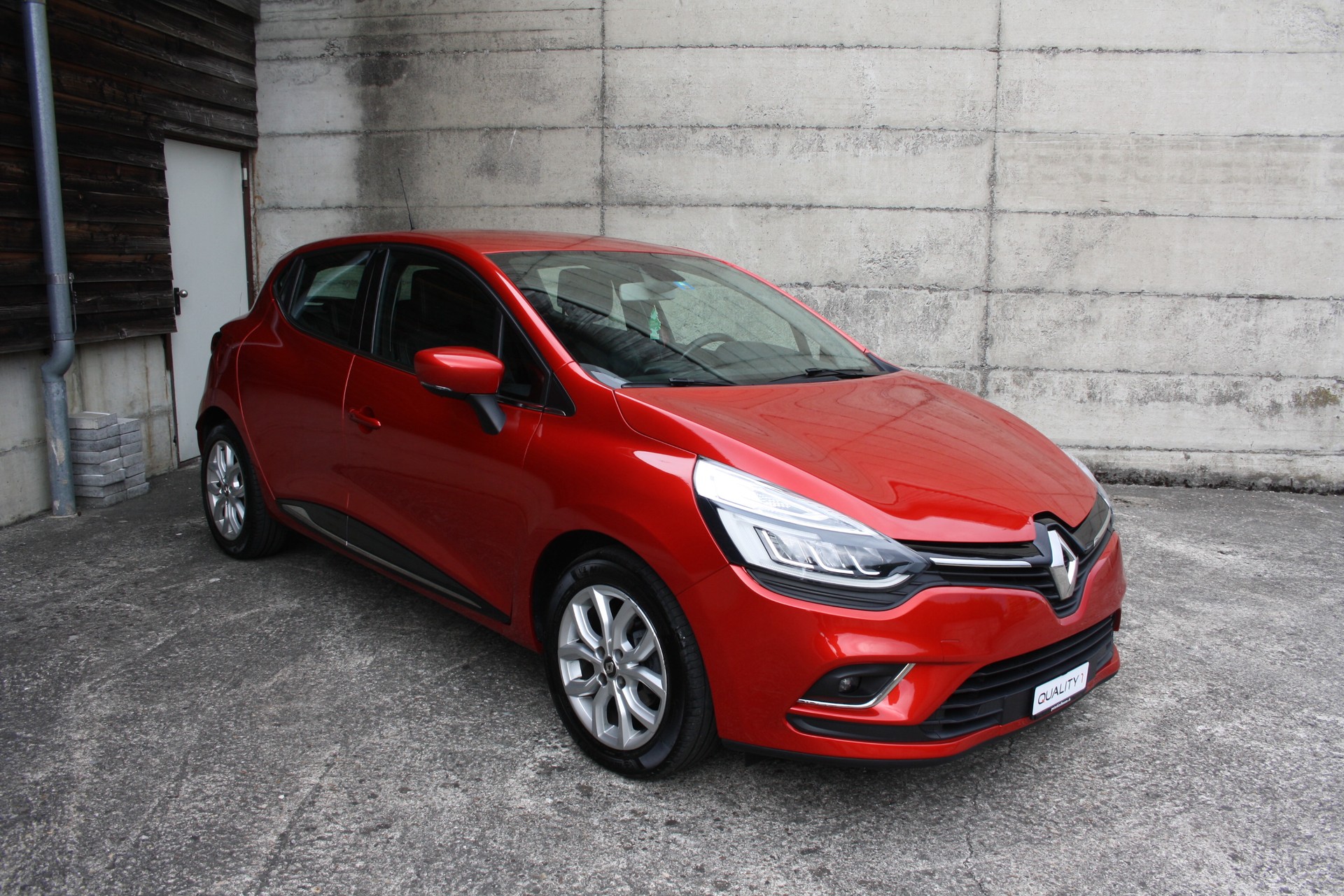RENAULT Clio 1.2 16V T Intens-image-0