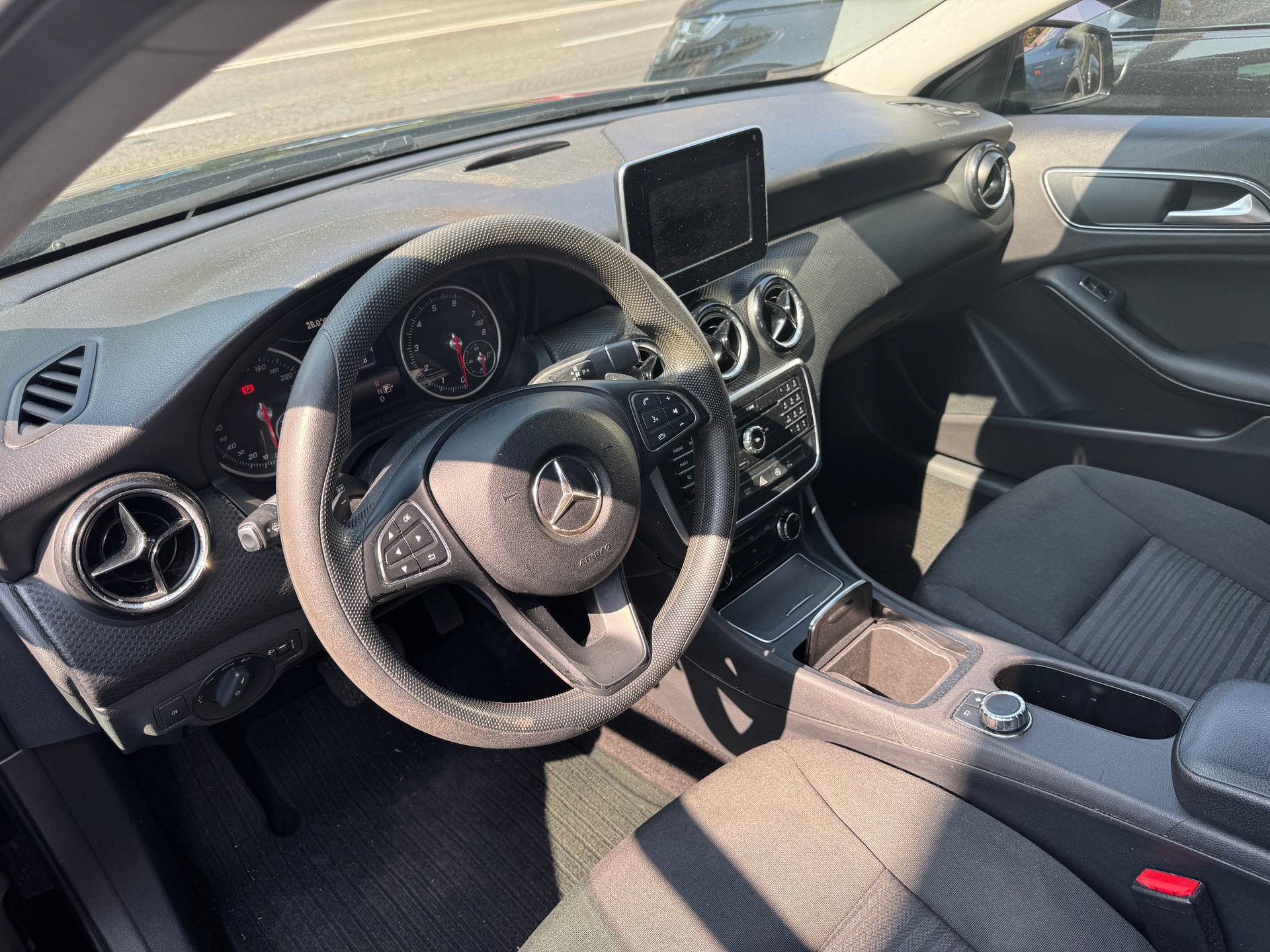 MERCEDES-BENZ A 220 4Matic 7G-DCT-image-10