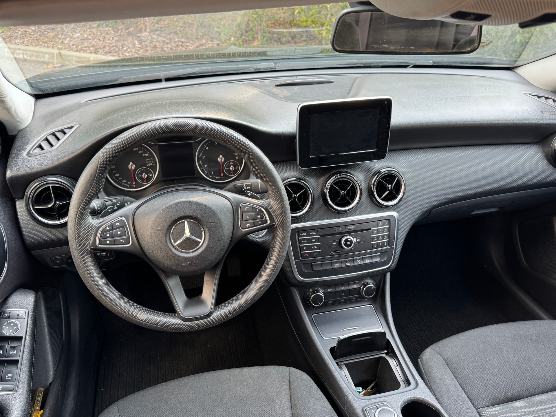 MERCEDES-BENZ A 220 4Matic 7G-DCT-image-9