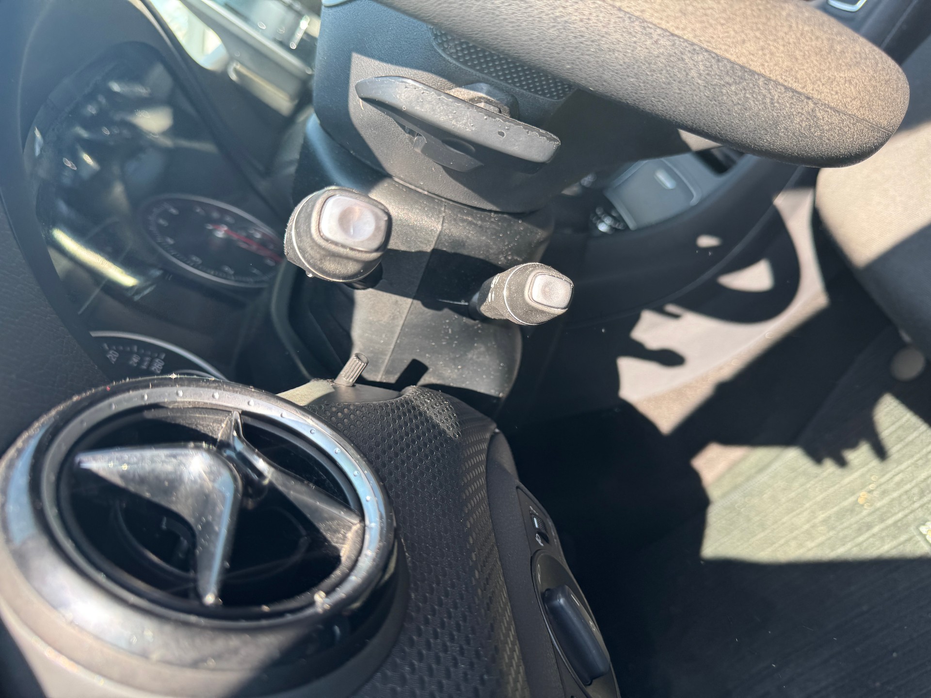 MERCEDES-BENZ A 220 4Matic 7G-DCT-image-11