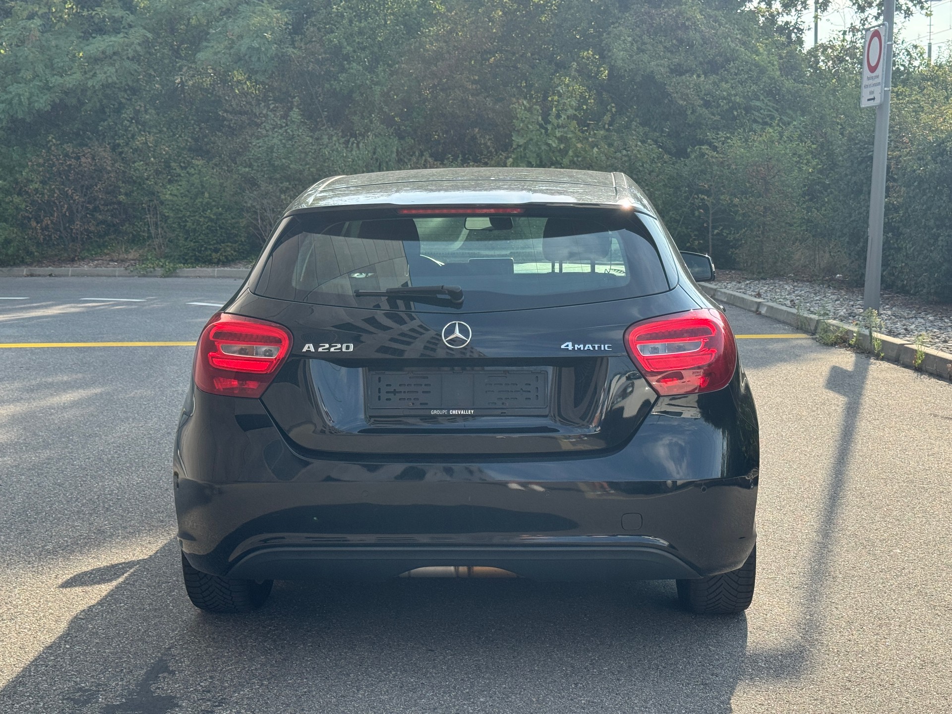 MERCEDES-BENZ A 220 4Matic 7G-DCT-image-3