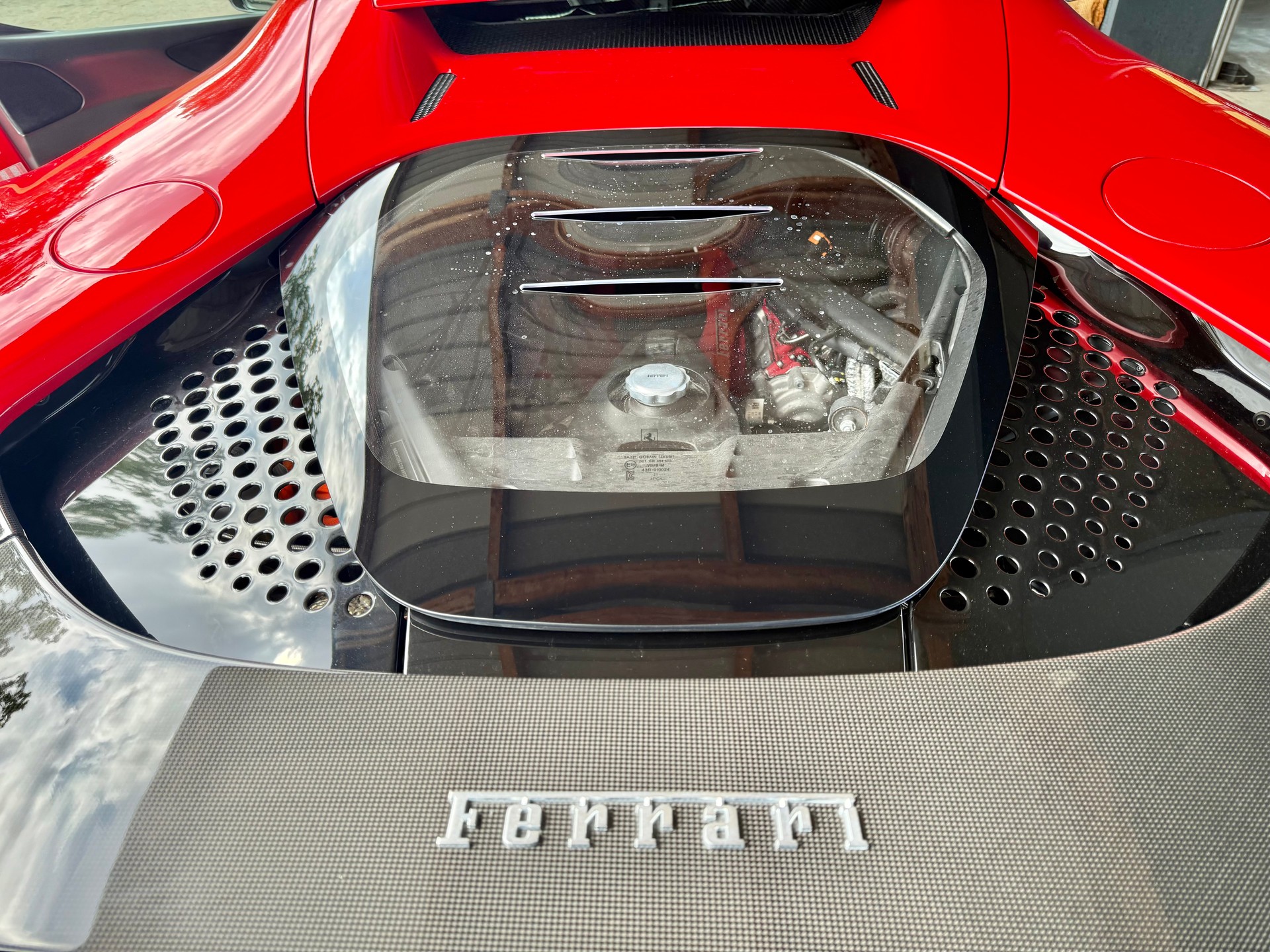 FERRARI SF90 Stradale-image-13