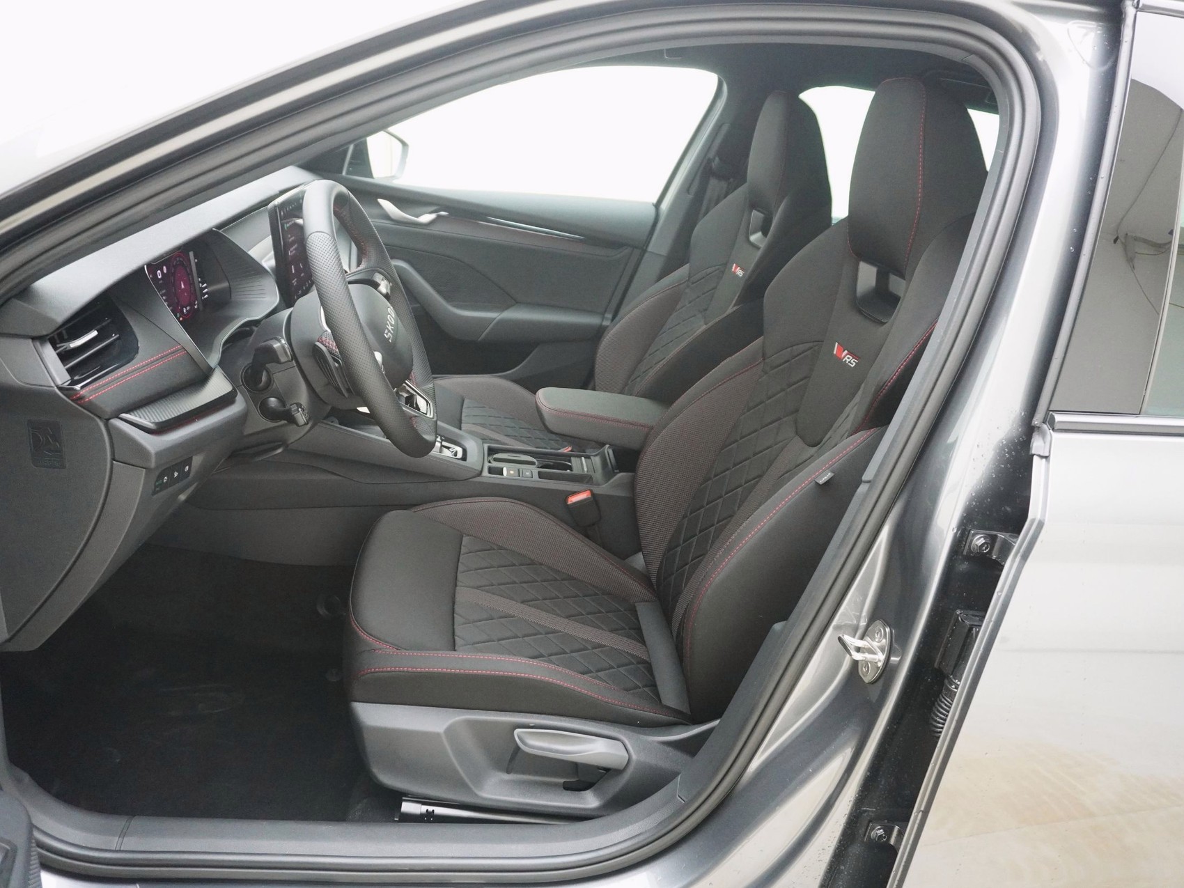 SKODA Octavia 2.0 TSI RS DSG-image-12