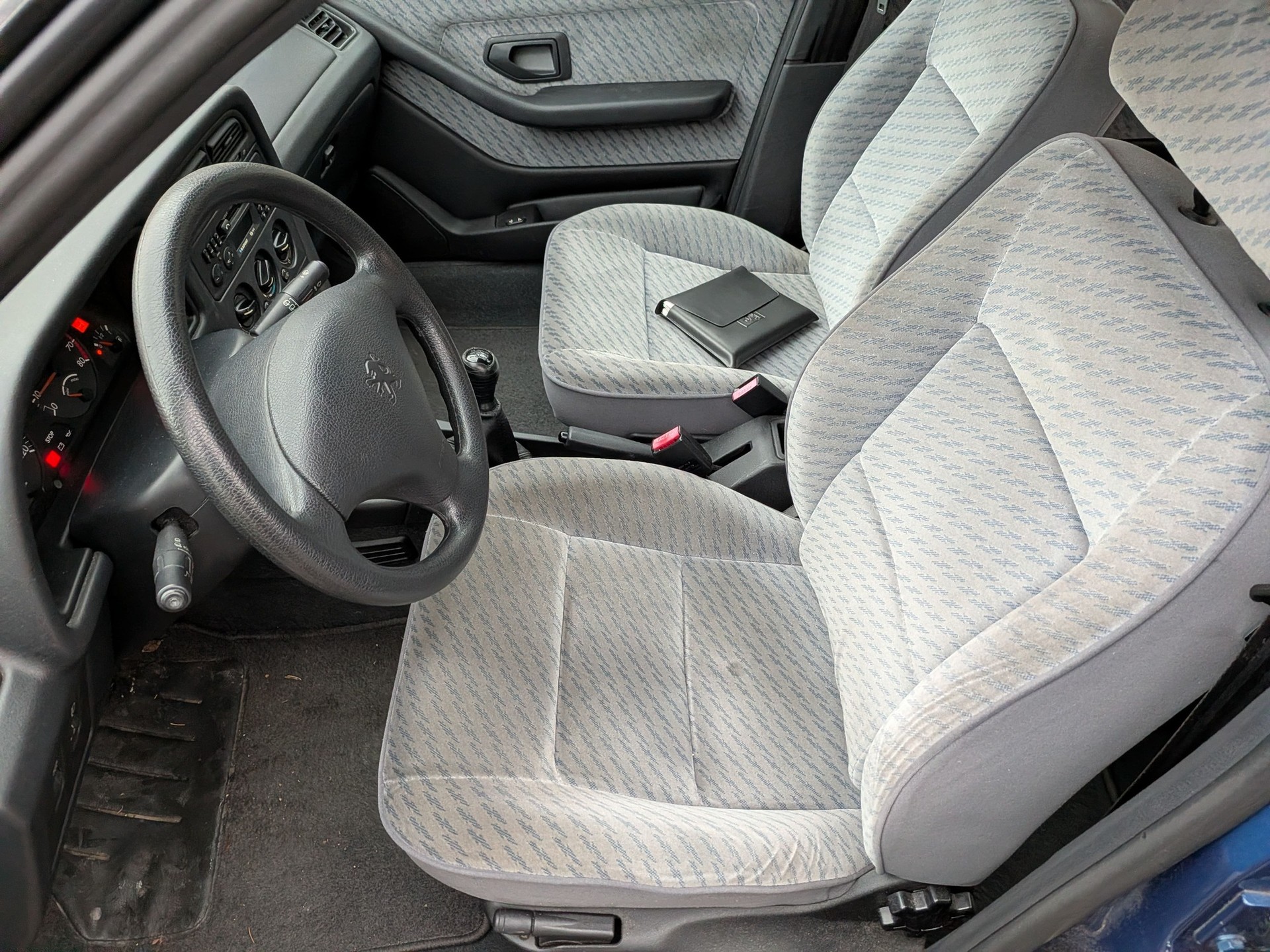PEUGEOT 306 1.6 XT-image-16