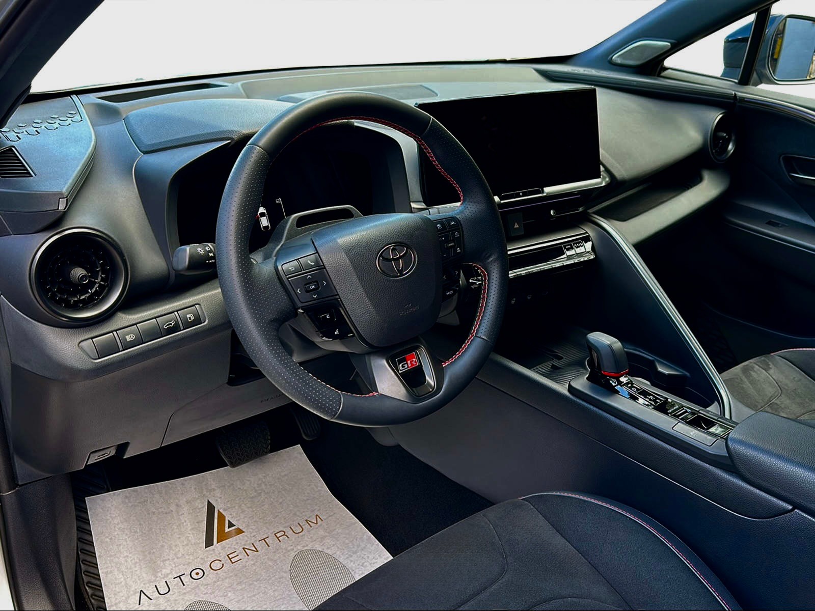 TOYOTA C-HR 2.0 HSD CVT GR Sport 4WD-image-1