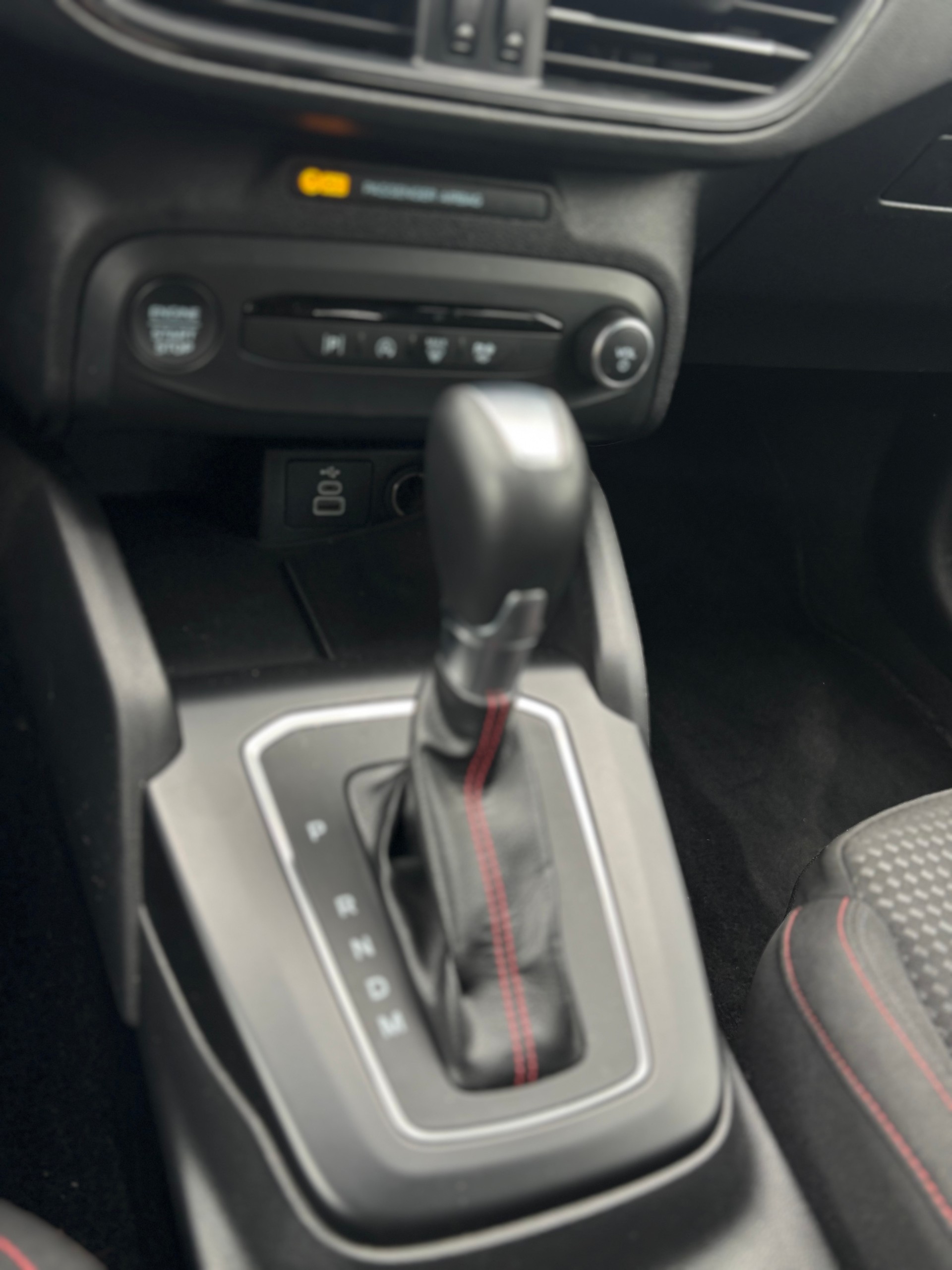 FORD Focus 1.0 MHEV ST-Line Automat-image-12