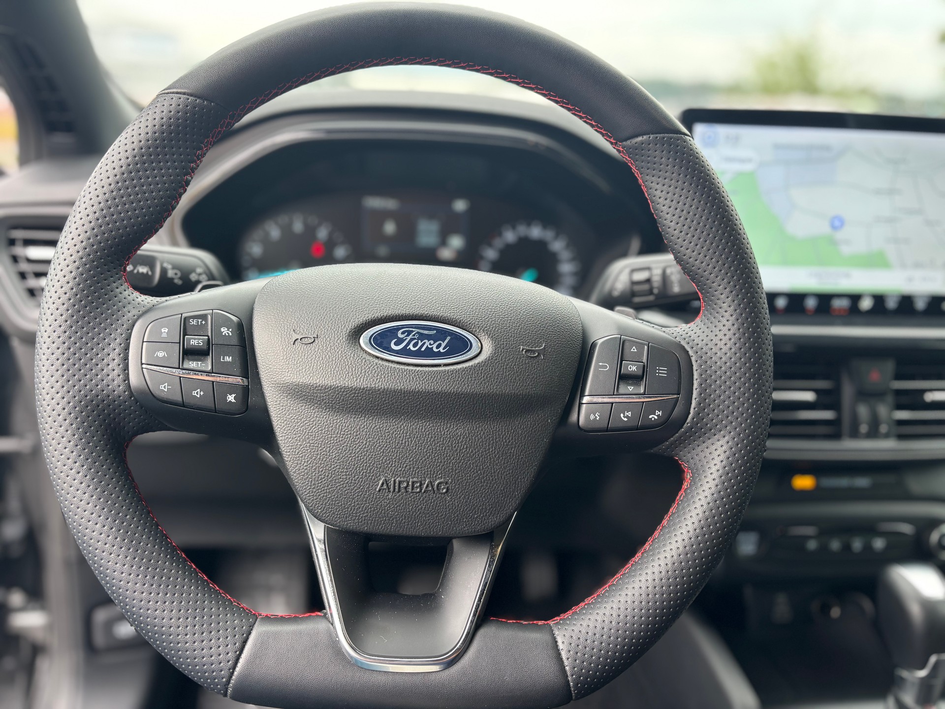 FORD Focus 1.0 MHEV ST-Line Automat-image-11