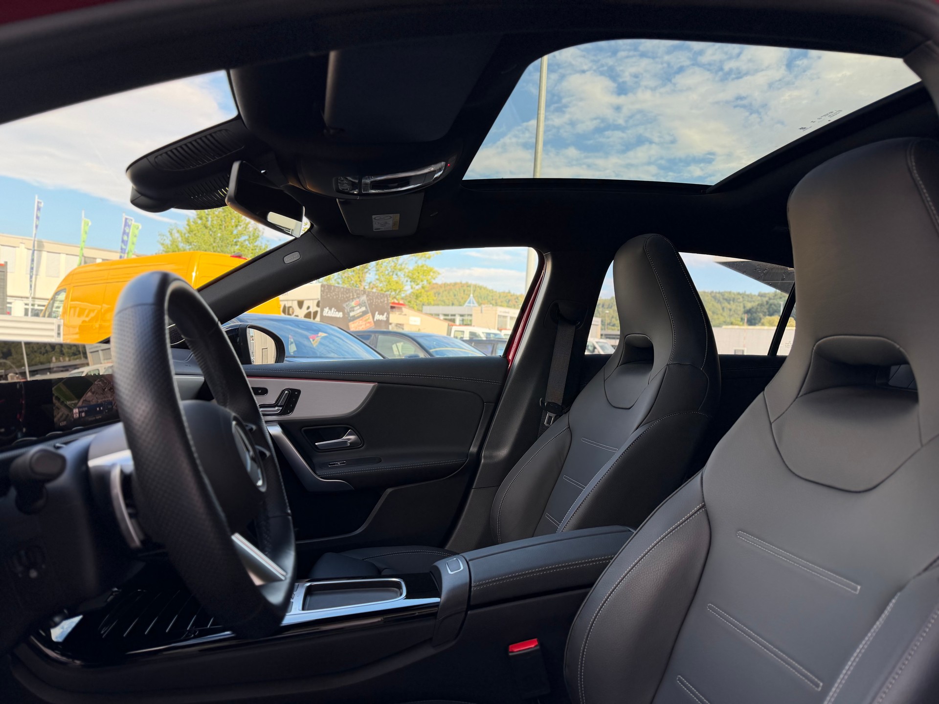 MERCEDES-BENZ A 250 AMG Line 4Matic 8G-DCT-image-5
