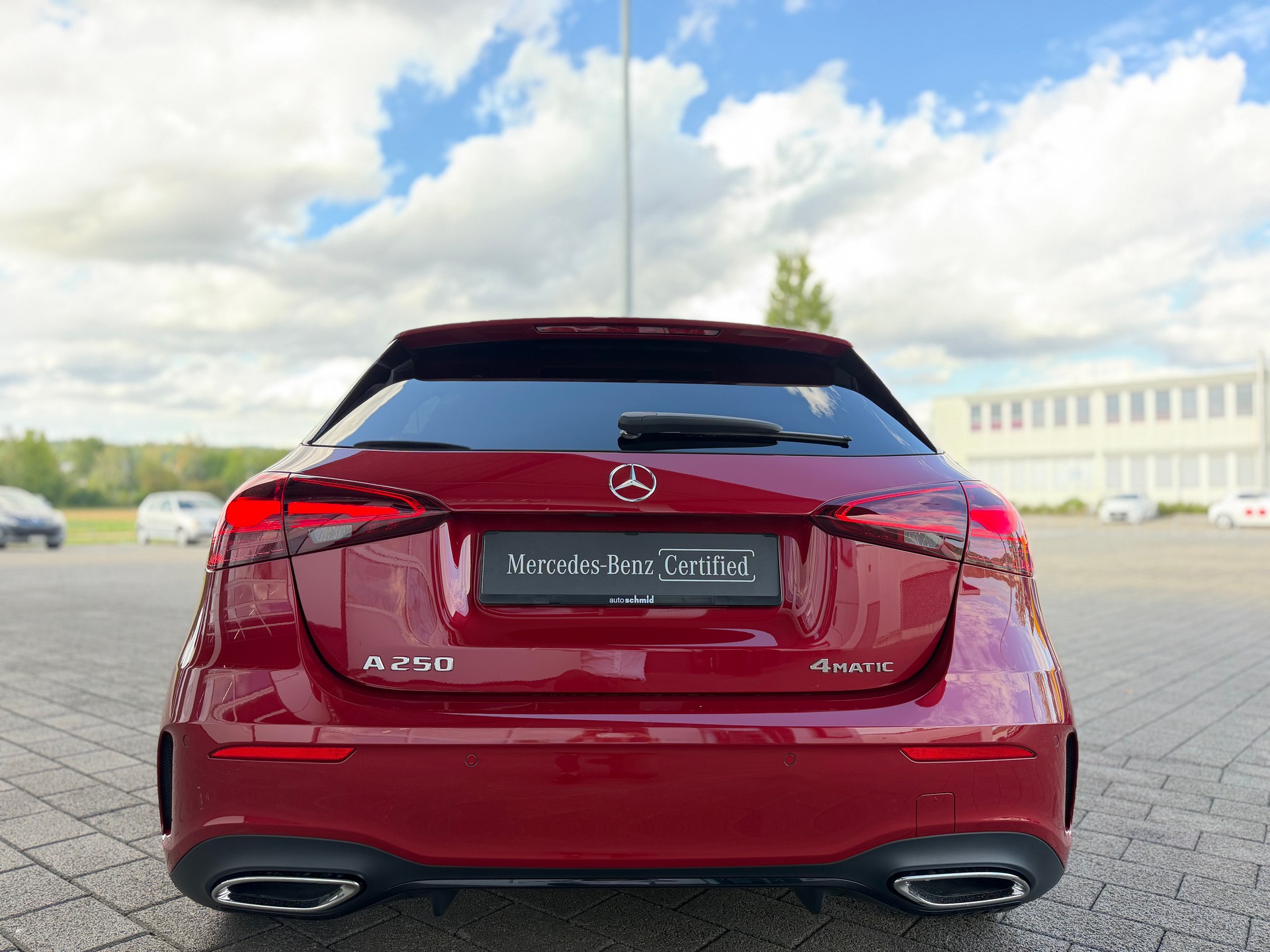 MERCEDES-BENZ A 250 AMG Line 4Matic 8G-DCT-showroom-element-2