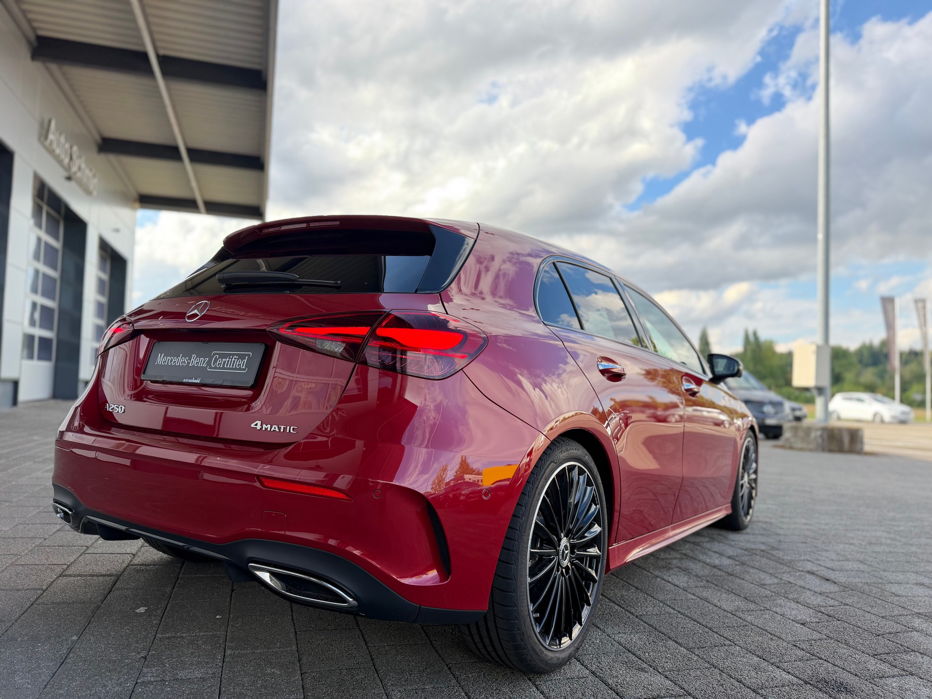 MERCEDES-BENZ A 250 AMG Line 4Matic 8G-DCT-showroom-element-1