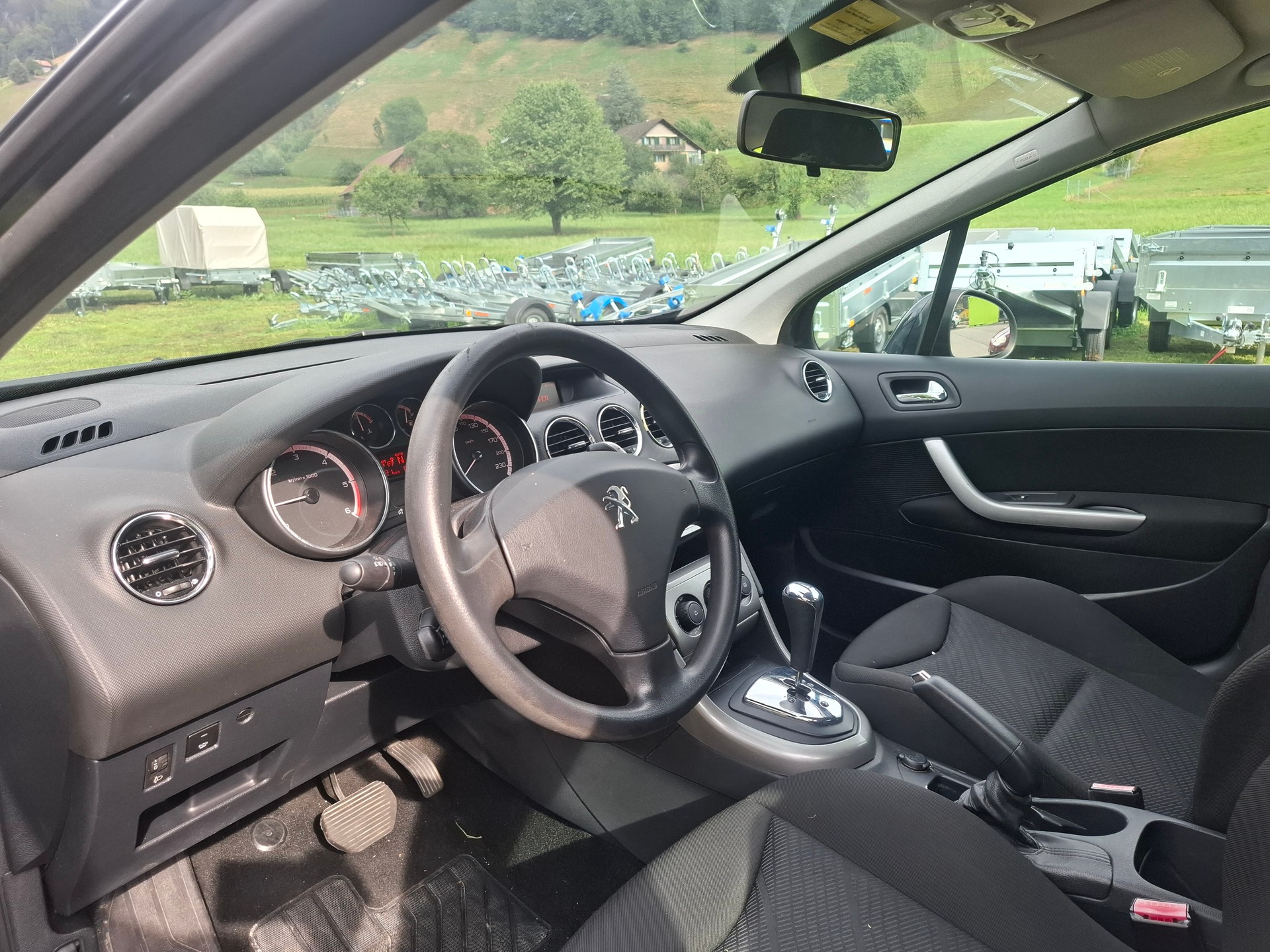 PEUGEOT 308 SW 1.6 HDI Active EGS6-image-7
