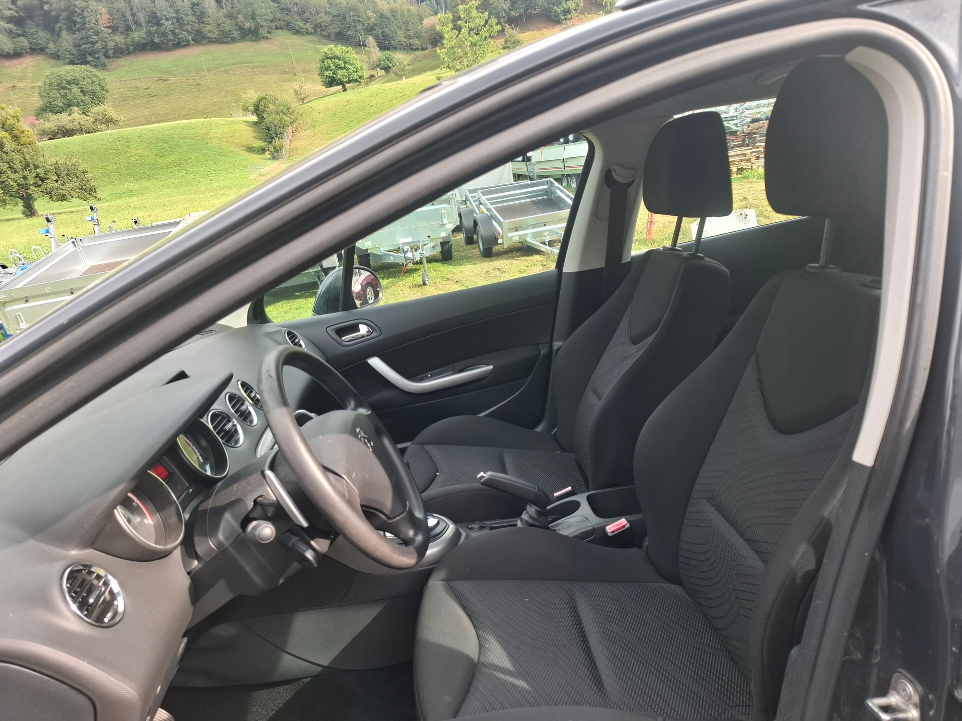 PEUGEOT 308 SW 1.6 HDI Active EGS6-image-6