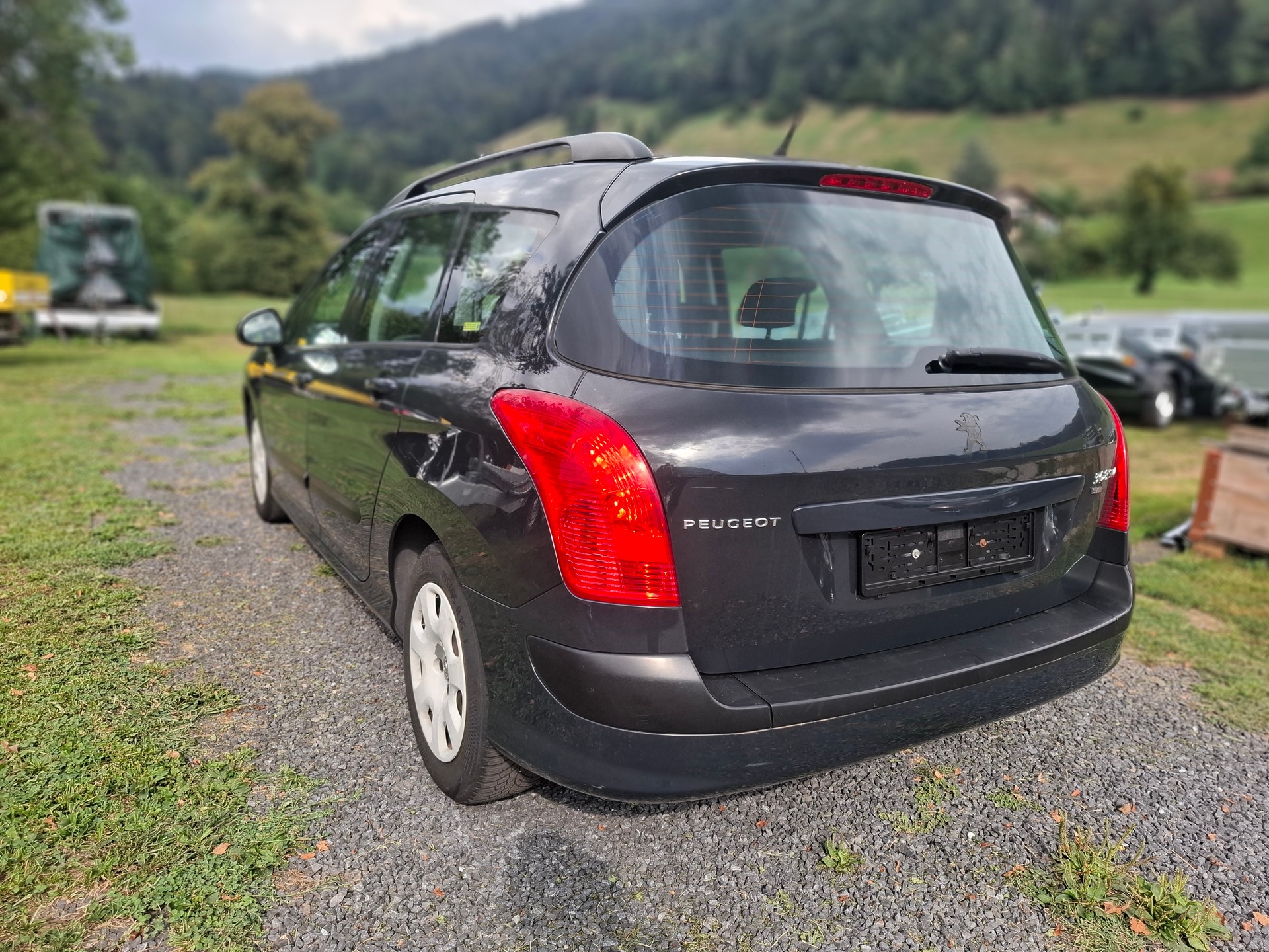 PEUGEOT 308 SW 1.6 HDI Active EGS6-image-3