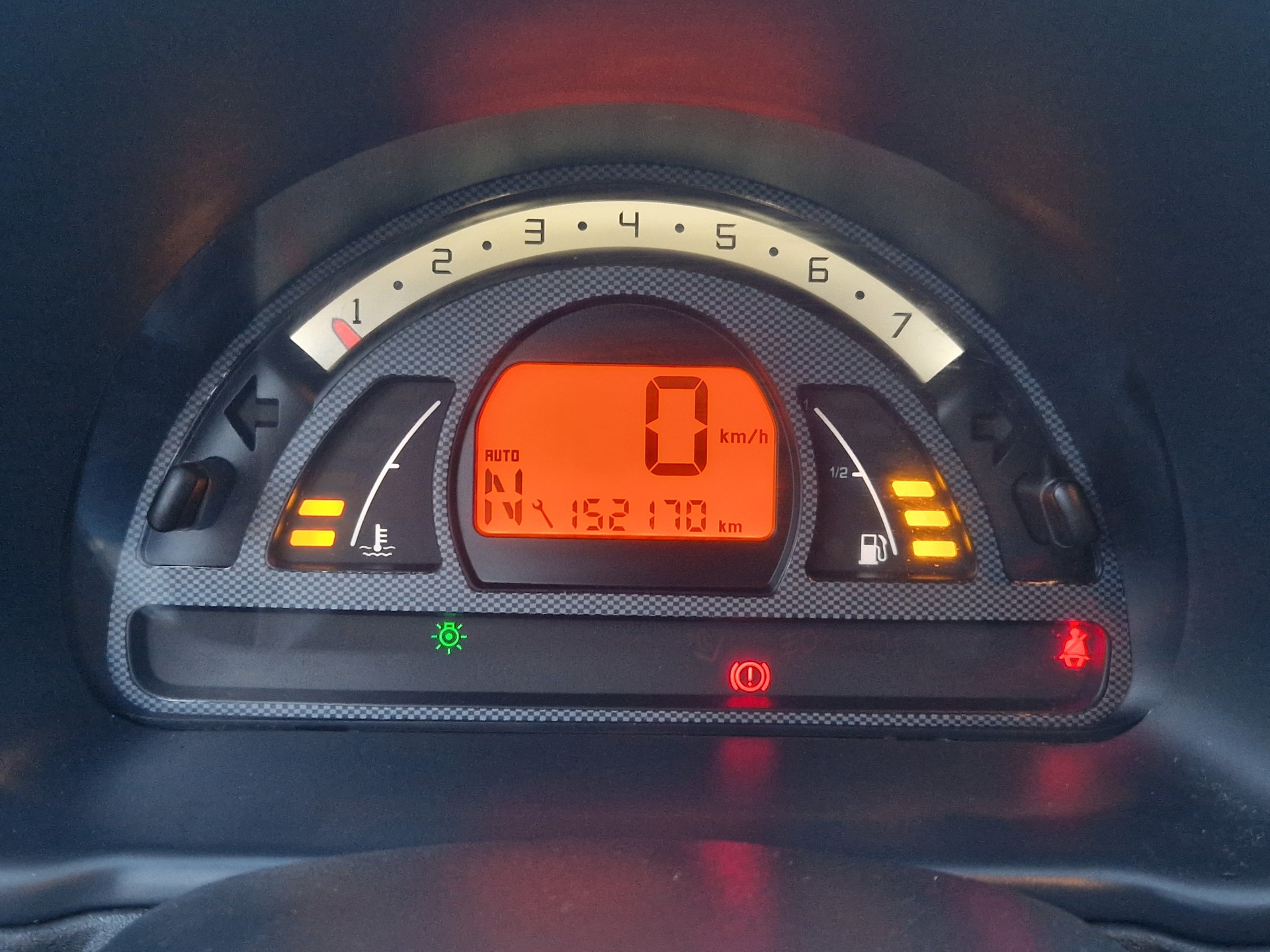 CITROEN C2 1.6i VTR SensoDrive-image-10
