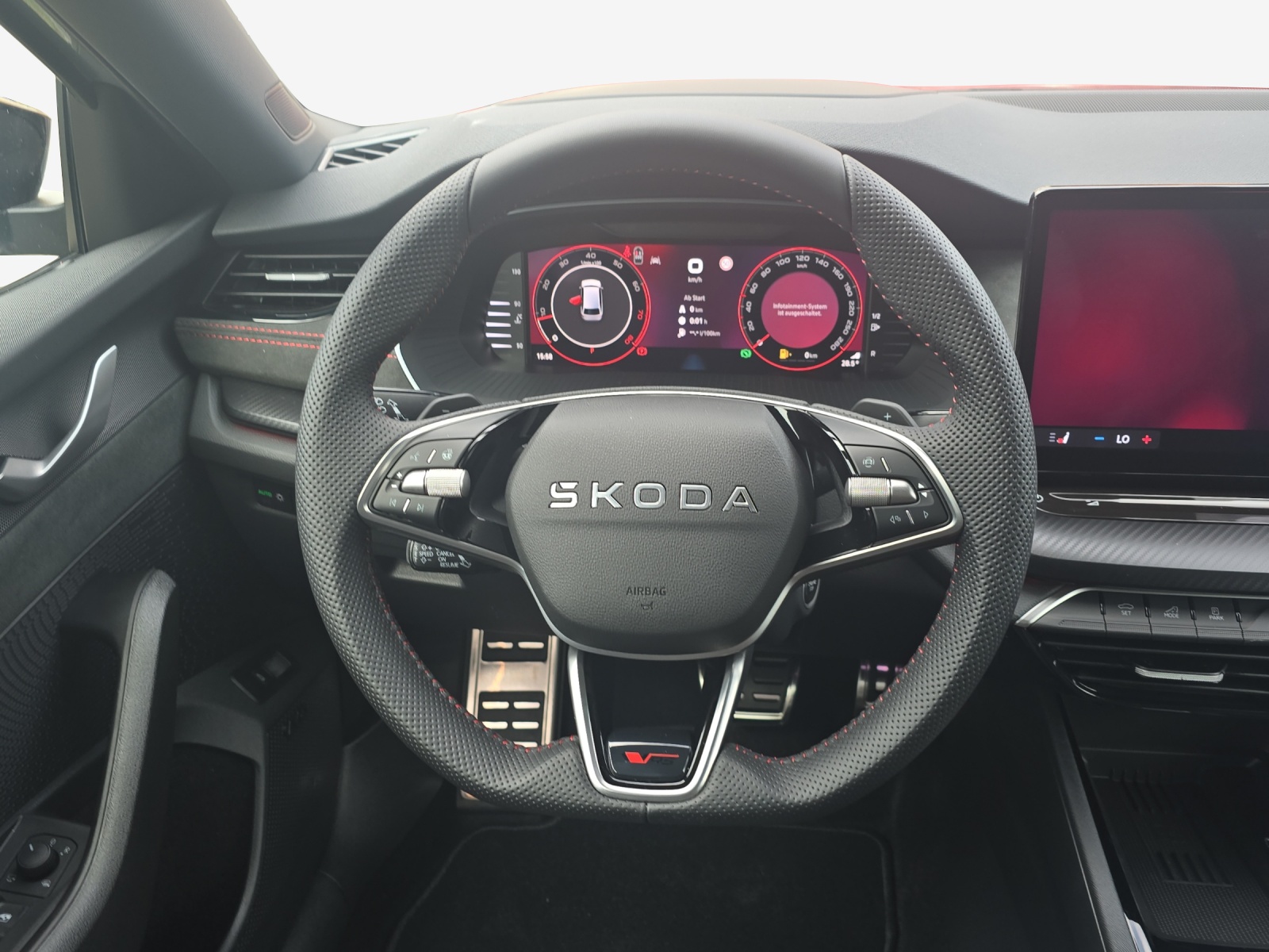 SKODA Octavia Combi 2.0 TSI DSG RS 30 Years Edition-image-9