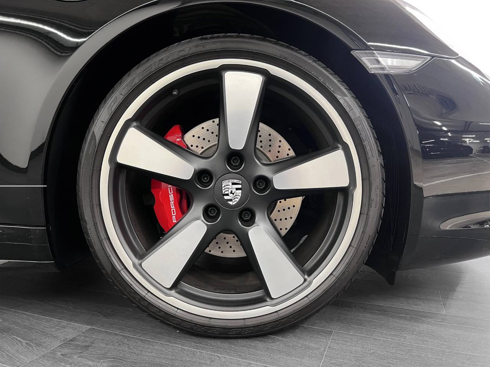 PORSCHE 911 Jubiläumsmodell 50 Jahre 911-image-10