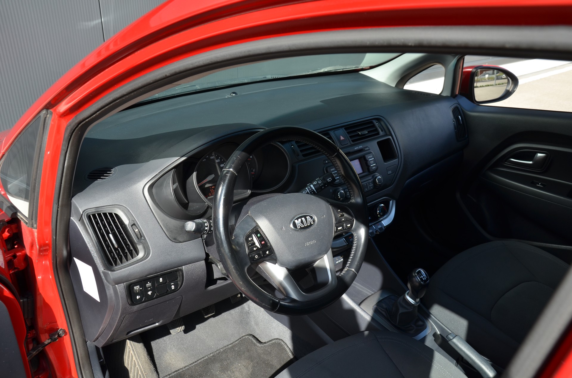 KIA Rio 1.4 CVVT Trend-image-15