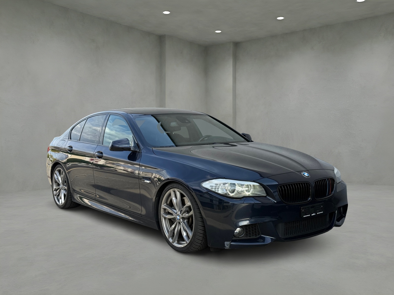 BMW 550i xDrive Steptronic-image-6