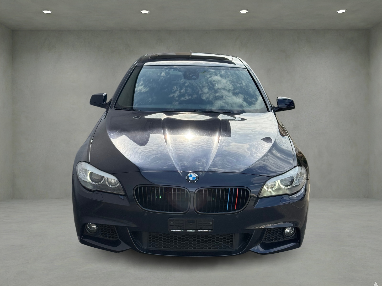 BMW 550i xDrive Steptronic-image-3