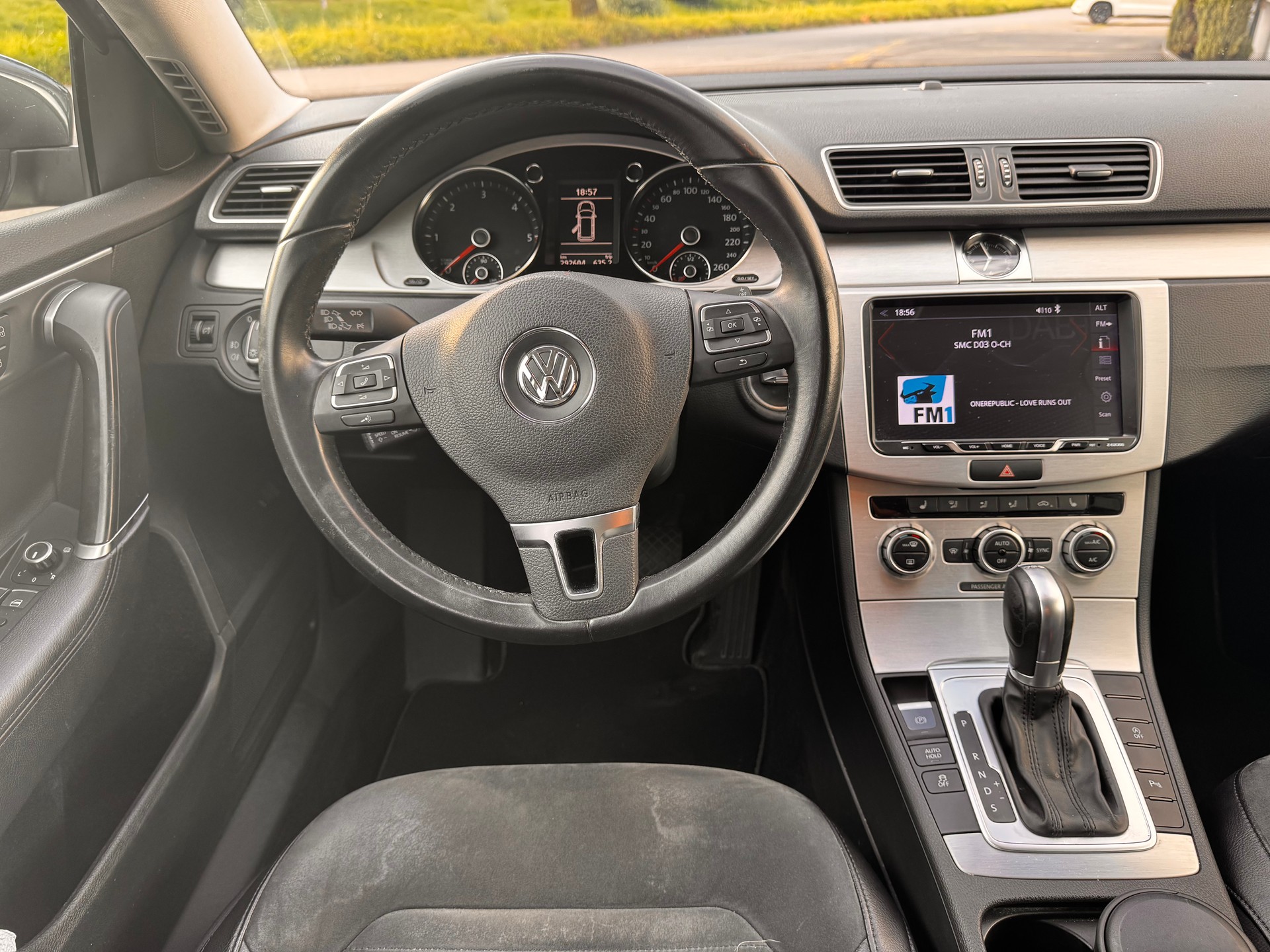 VW Passat Variant 2.0 TDI BMT Highline DSG-image-10