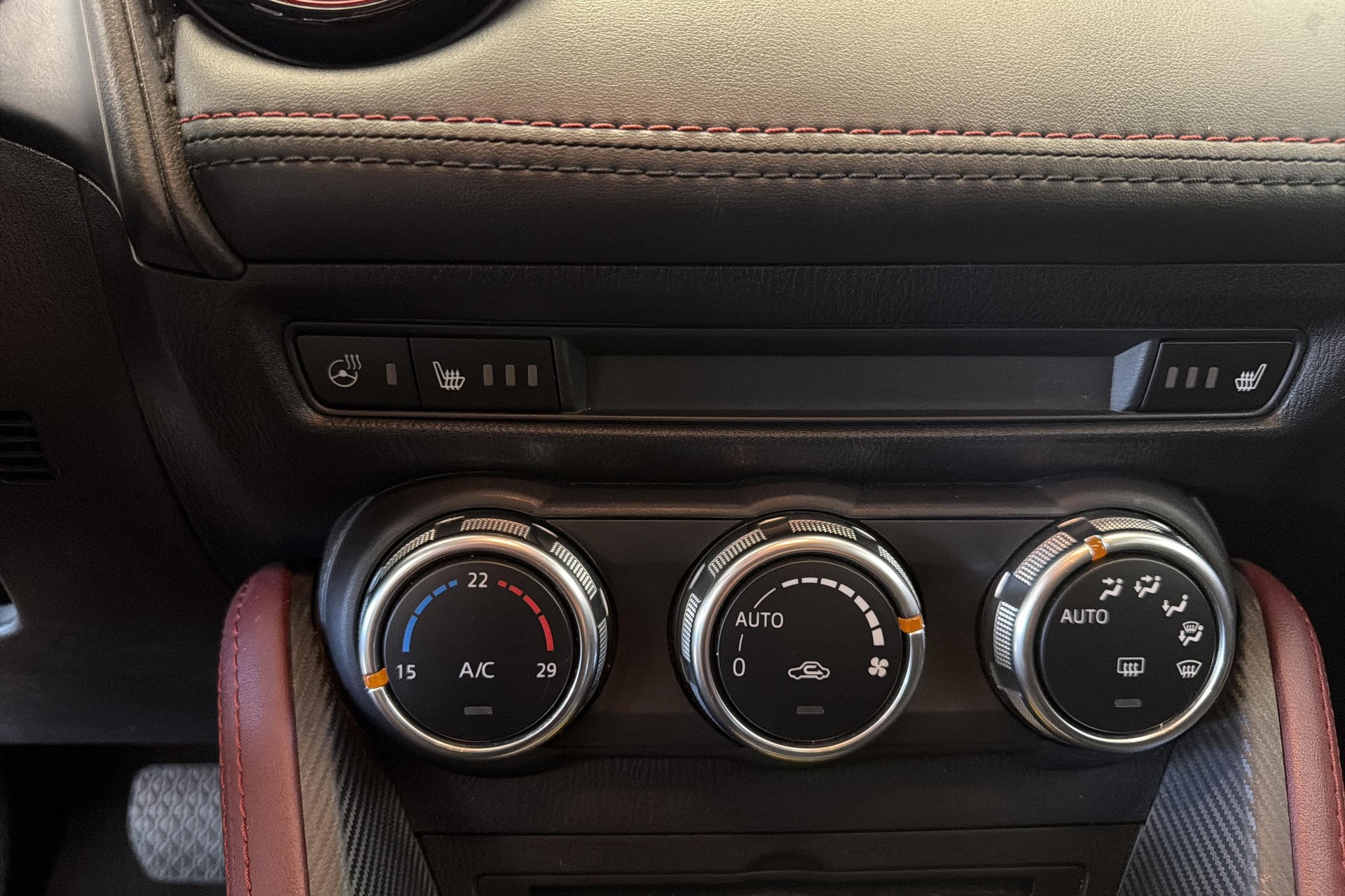 MAZDA CX-3 SKYACTIV-G 150 Revolution AWD Automat-image-12
