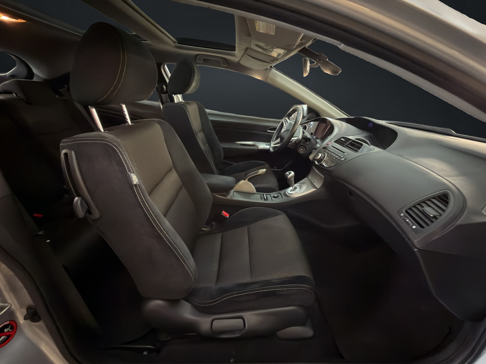 HONDA Civic 1.8i Comfort-image-12
