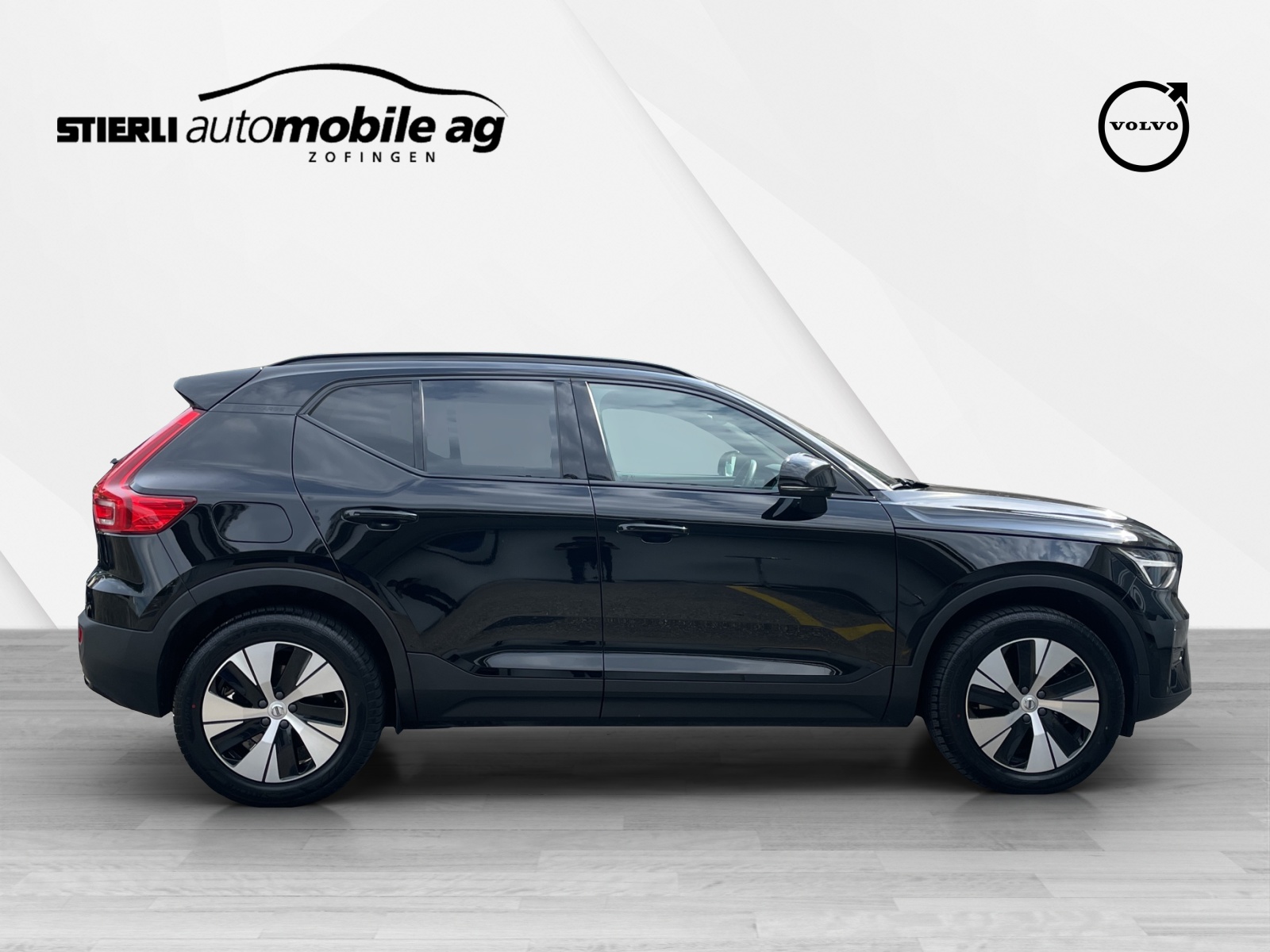 VOLVO XC40 1.5 T5 PiH Plus Dark-showroom-element-3