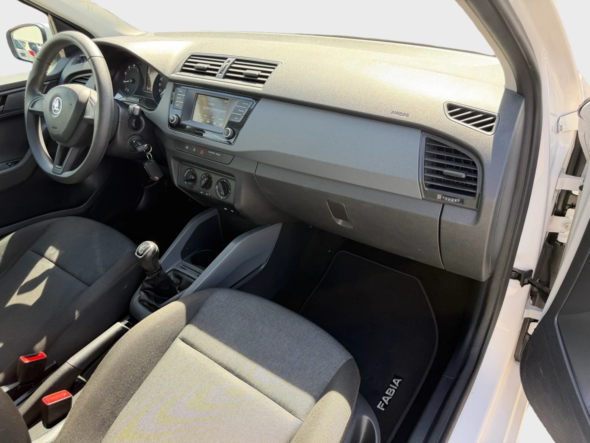 SKODA Fabia 1.0 Active-image-10