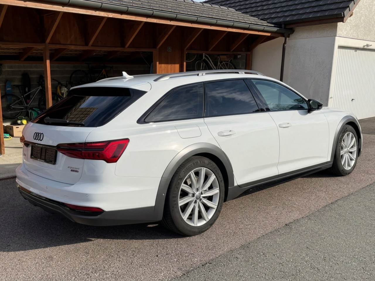 AUDI A6 allroad 55 TFSI quattro S-tronic-image-2