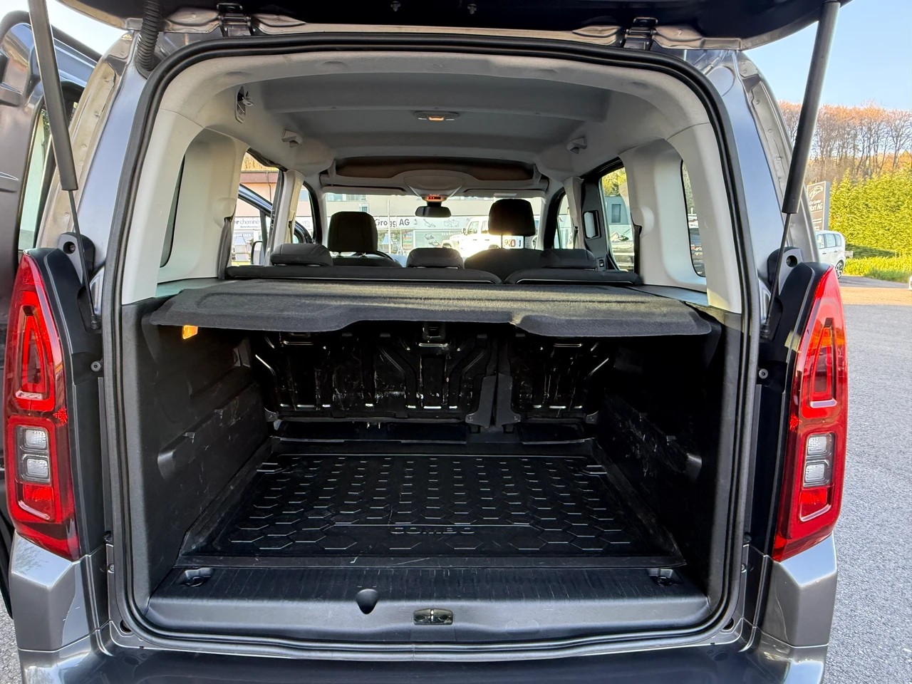 OPEL Combo Life 1.5 Innovation-image-10