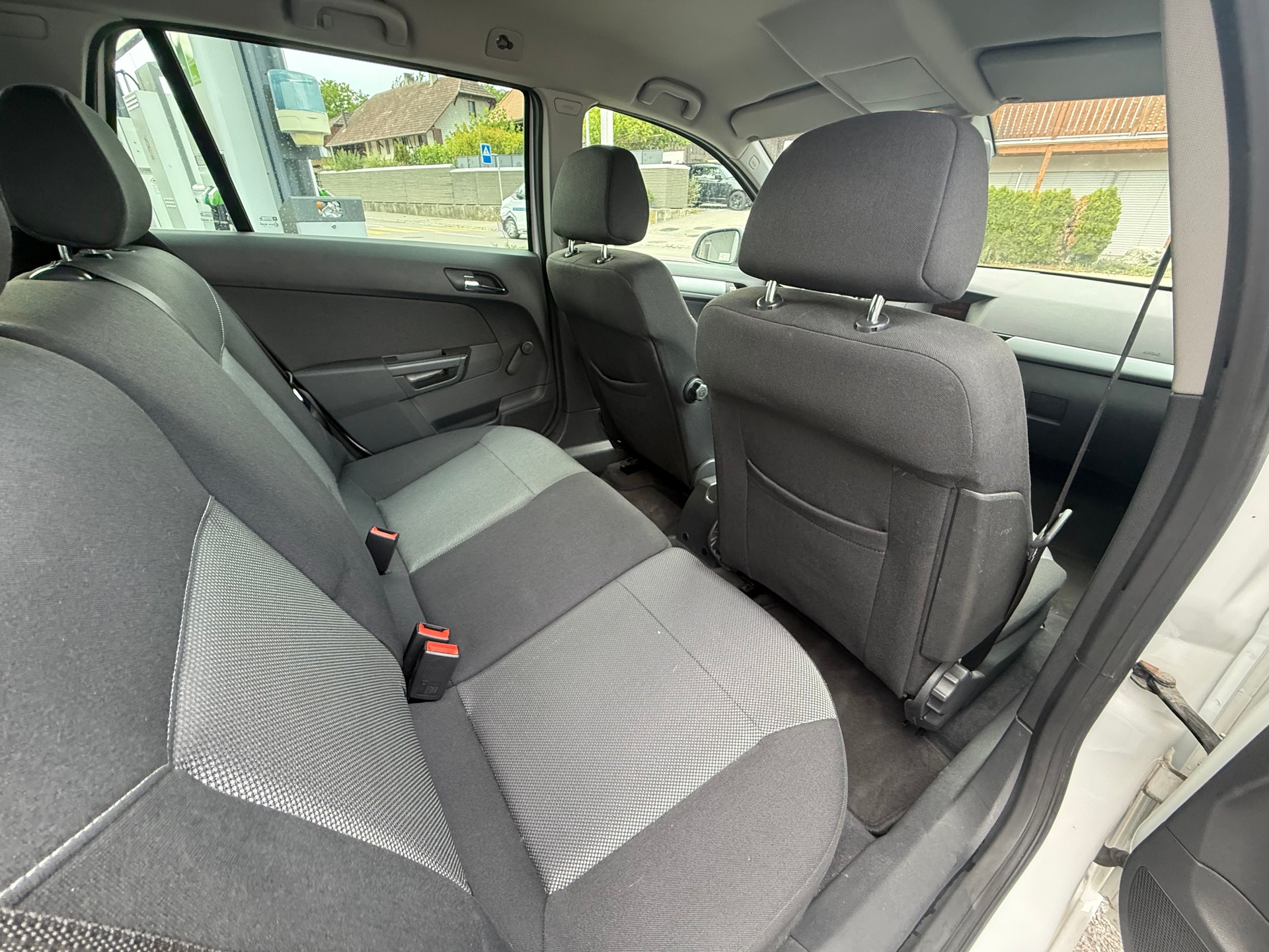OPEL Astra Caravan 1.7 CDTi Cosmo-image-11