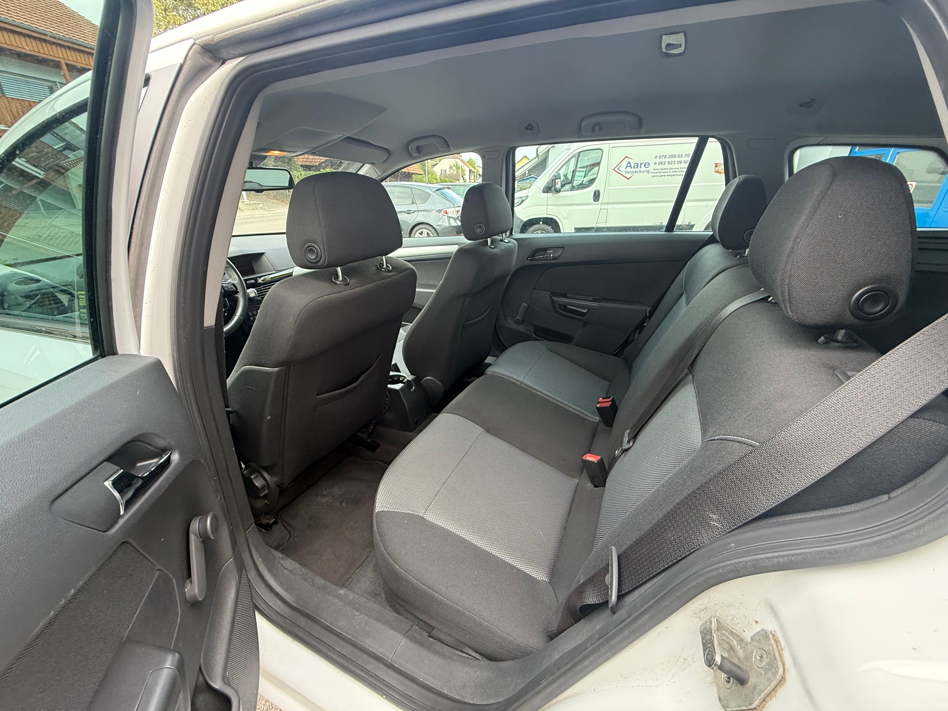 OPEL Astra Caravan 1.7 CDTi Cosmo-image-9