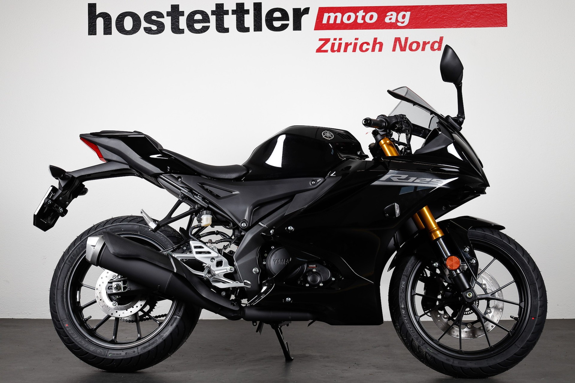 YAMAHA R125-showroom-element-1