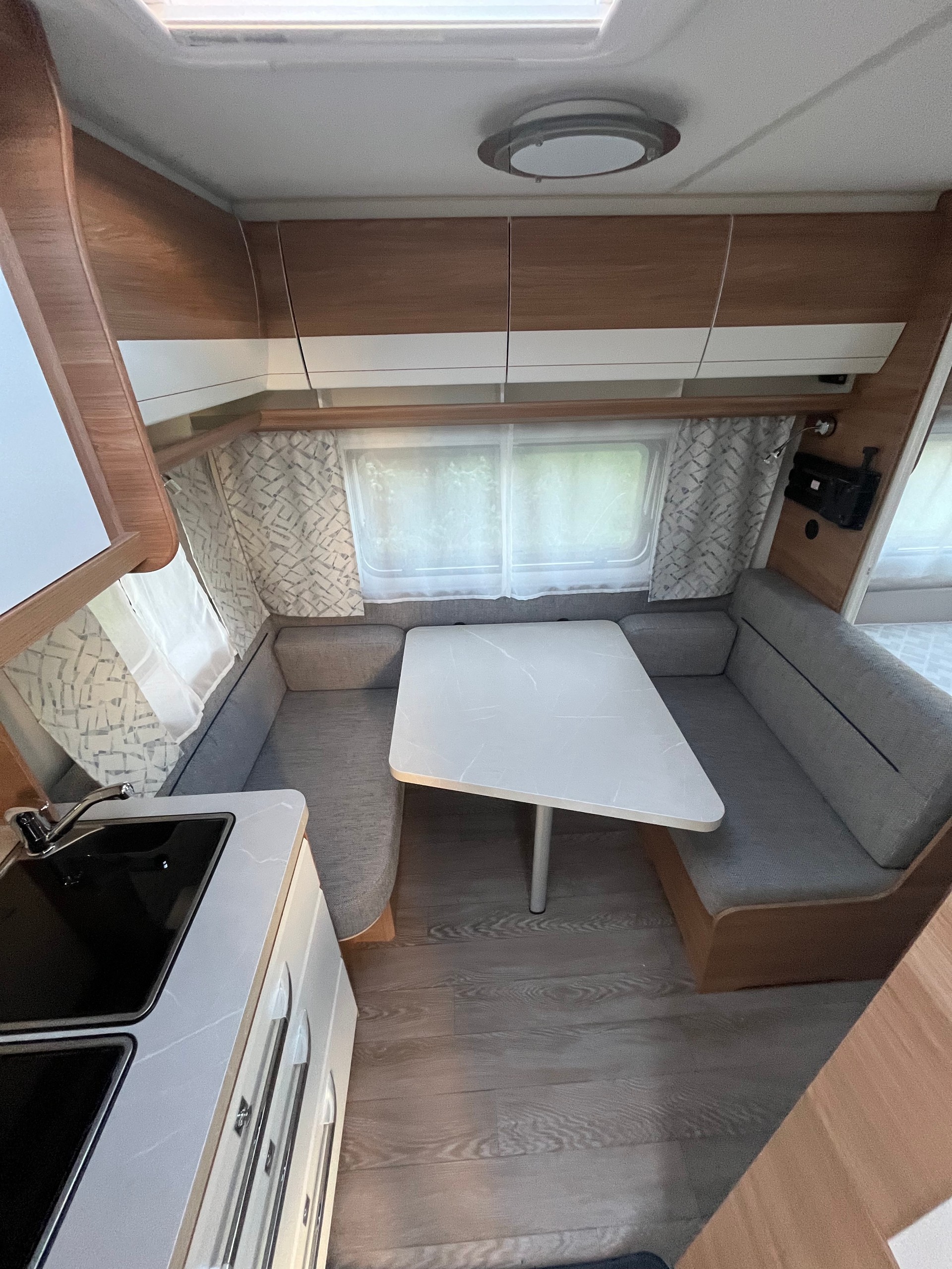 HOBBY De Luxe 400 SFE ***Neuwertig***-image-11